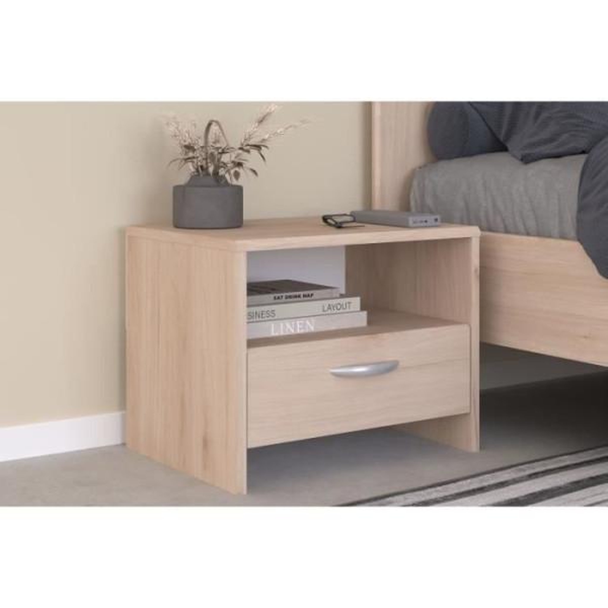 Voir la diapositive 6 : PARISOT Chambre complete adulte VARIA - Lit 140x190/200 + 2 chevets +1 commode, 1 armoire avec miroir - Décor Chene - PARISOT