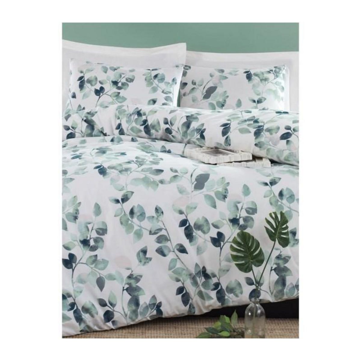 GENERIQUE Parure de lit - 1 housse de couette 220 x 240 cm + 2 taies d'oreiller 60 x 60 cm - 65% coton, 35% polyester - Vert