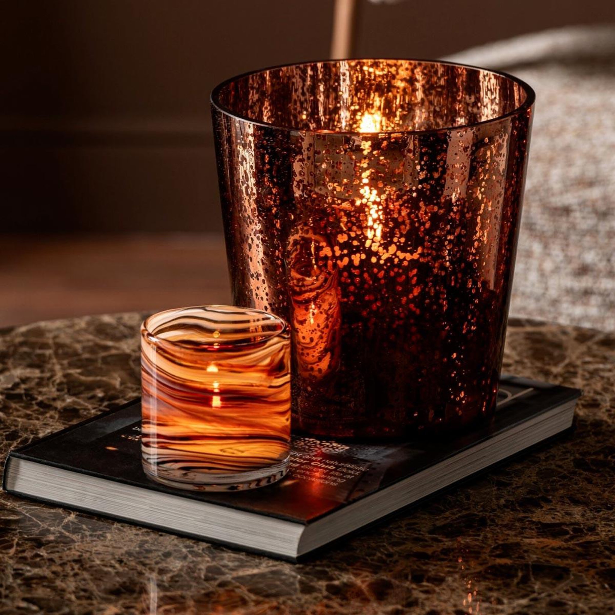 Voir la diapositive 4 : J-LINE Photophore design en verre  ember  22cm marron