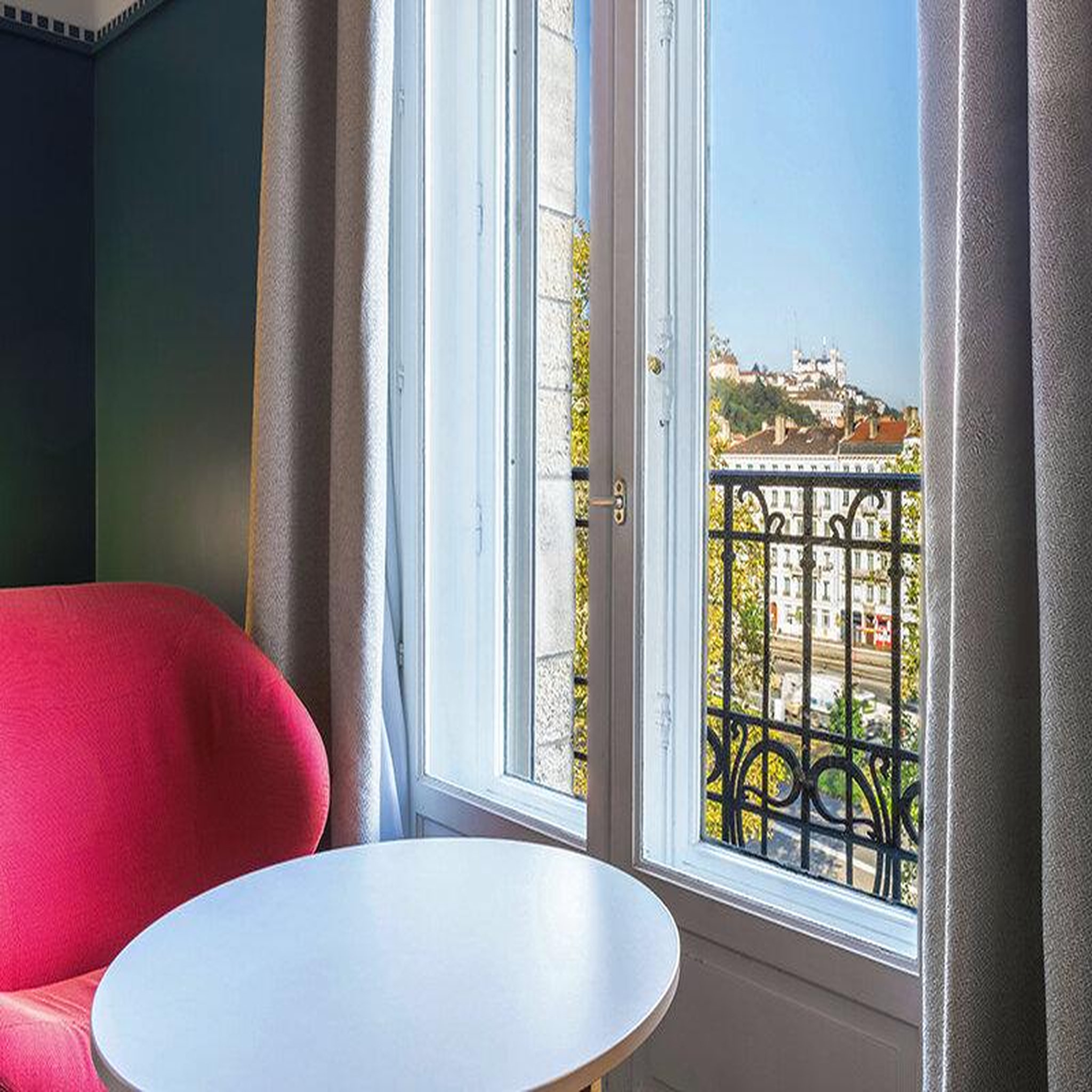Voir la diapositive 3 : Smartbox Séjour luxueux en duo dans un hôtel mercure 4* à lyon - coffret cadeau séjour