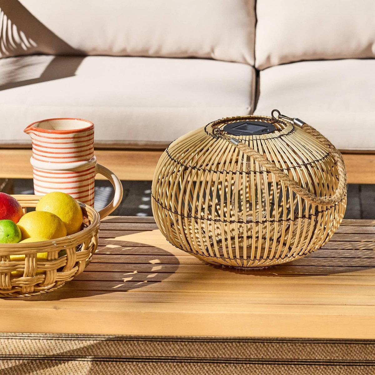 SWEEEK Lampe extérieur solaire LED à suspendre ou à poser Lilou rotin naturel Ø 31.5cm