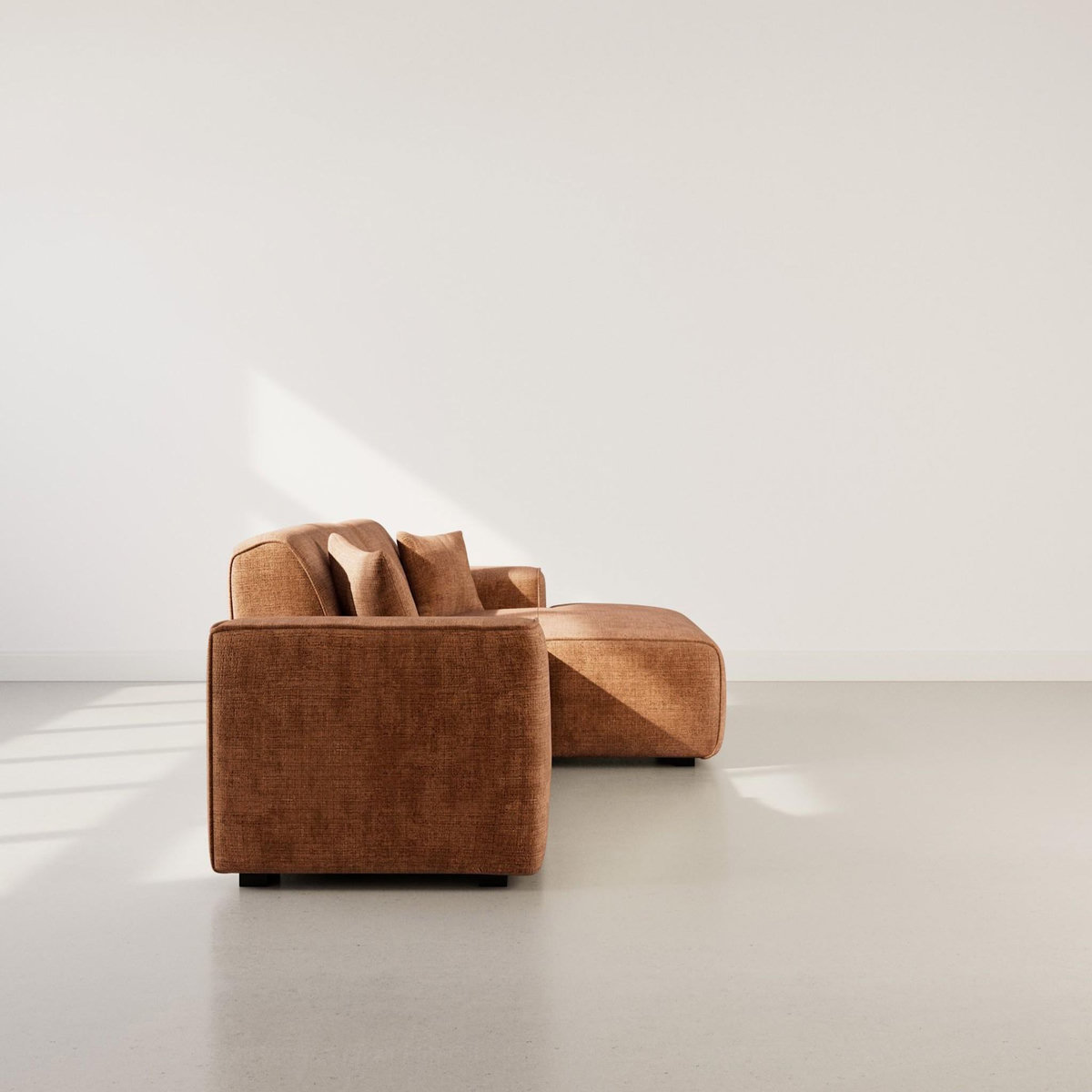 LISA DESIGN Lison - canapé d'angle droit 4 places en velours texturé