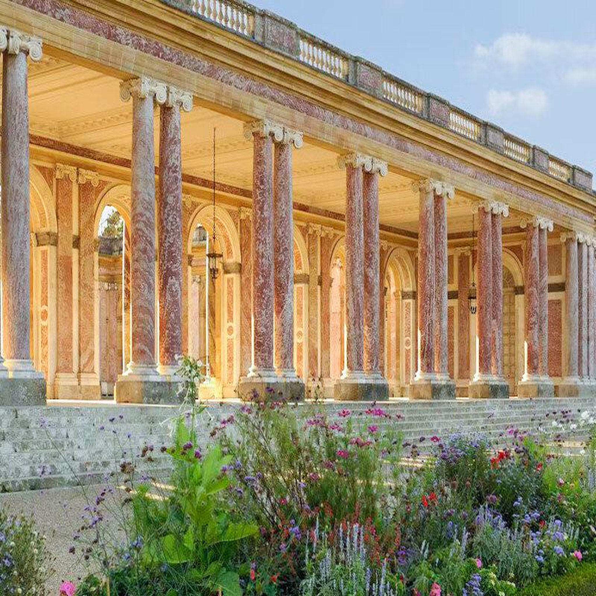 Voir la diapositive 2 : Smartbox Visite des Trianons et du Hameau de la Reine au château de Versailles - Coffret Cadeau Sport & Aventure