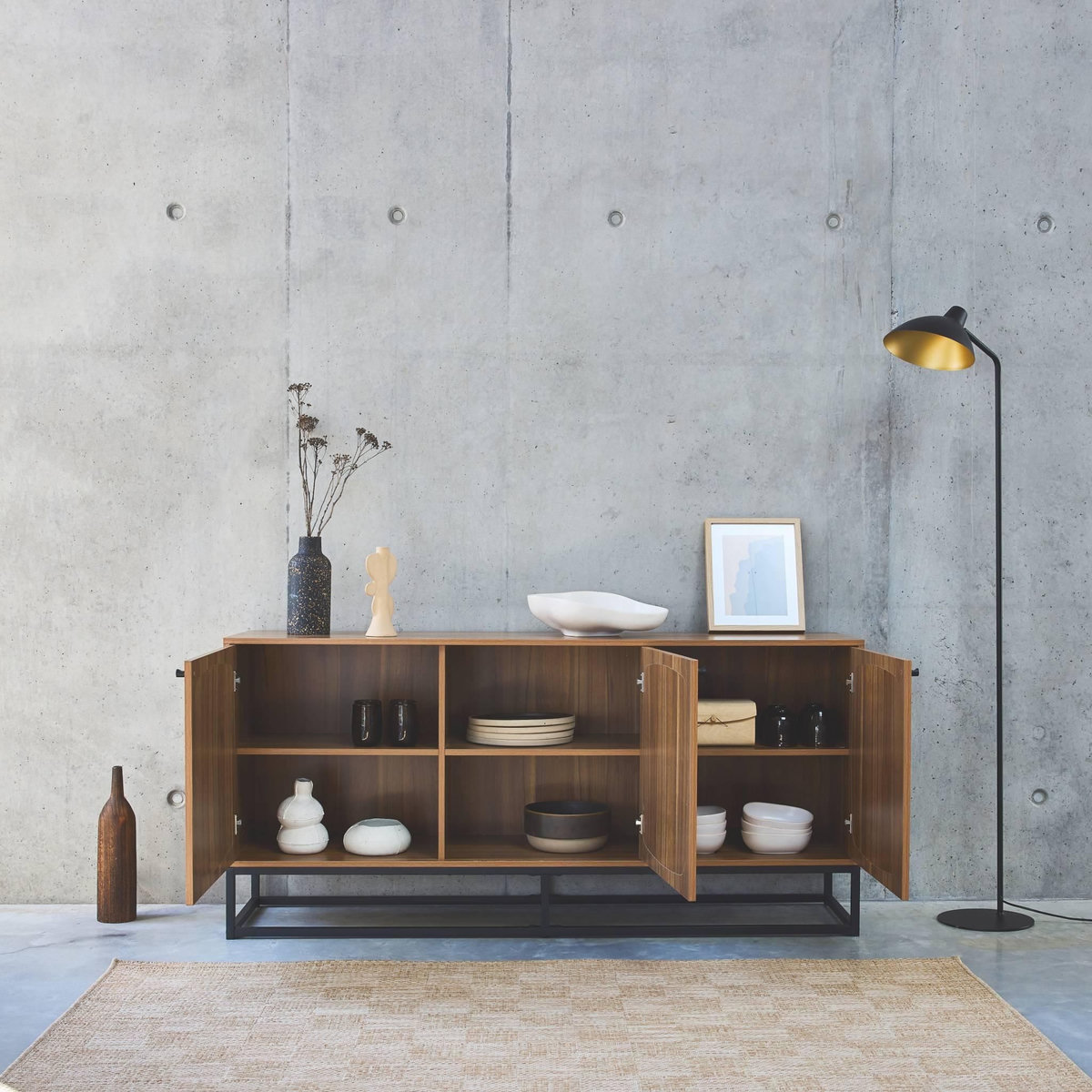 SWEEEK Buffet en décor bois et cannage arrondi. piètement et poignées en métal noir - 3 portes 160cm. buffet bas