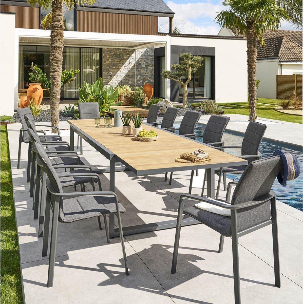 HESPERIDE Table de jardin extensible Corvo acacia et aluminium - 12 Places