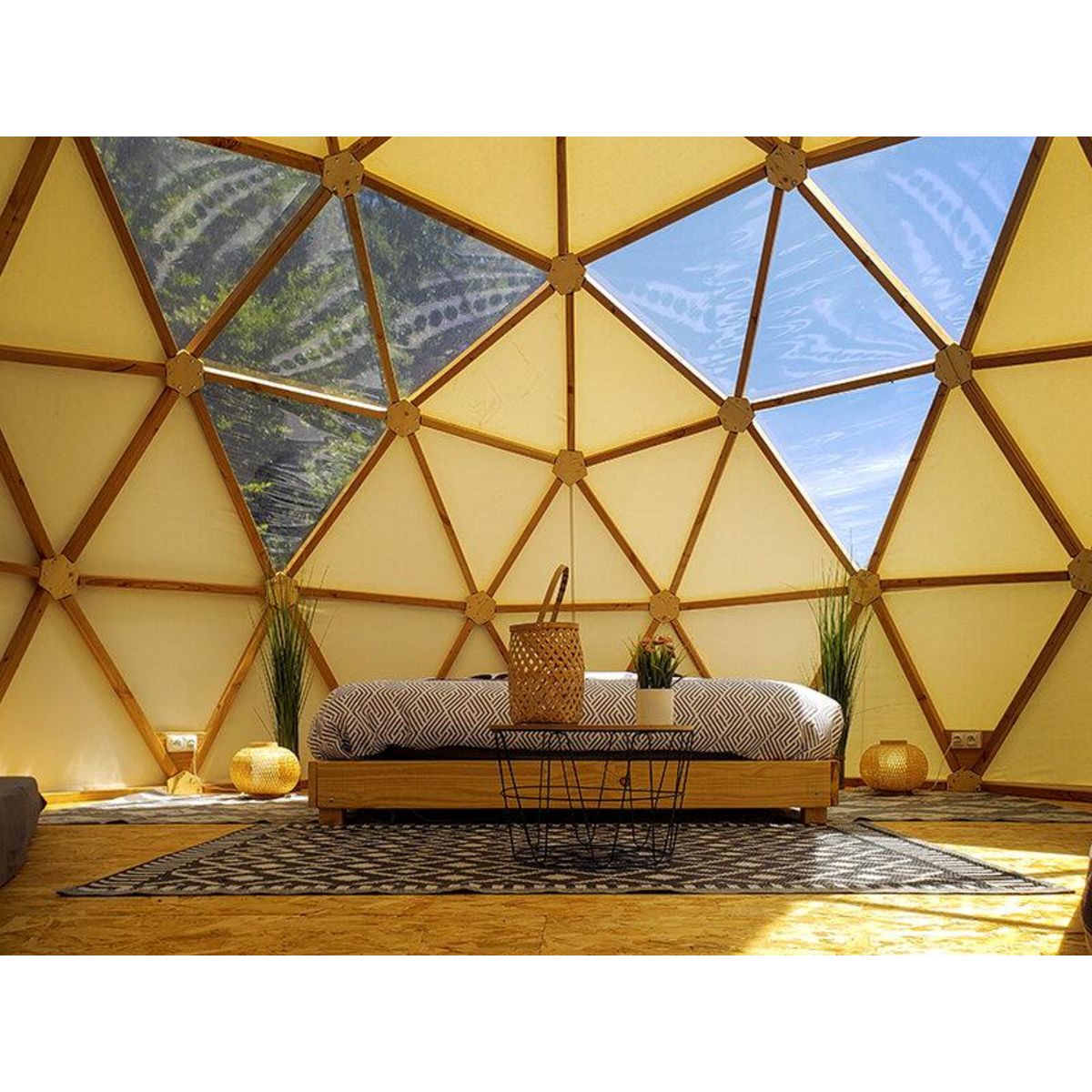 Smartbox Séjour insolite près d'Aurillac : 2 jours en dôme avec dîner - Coffret Cadeau Séjour