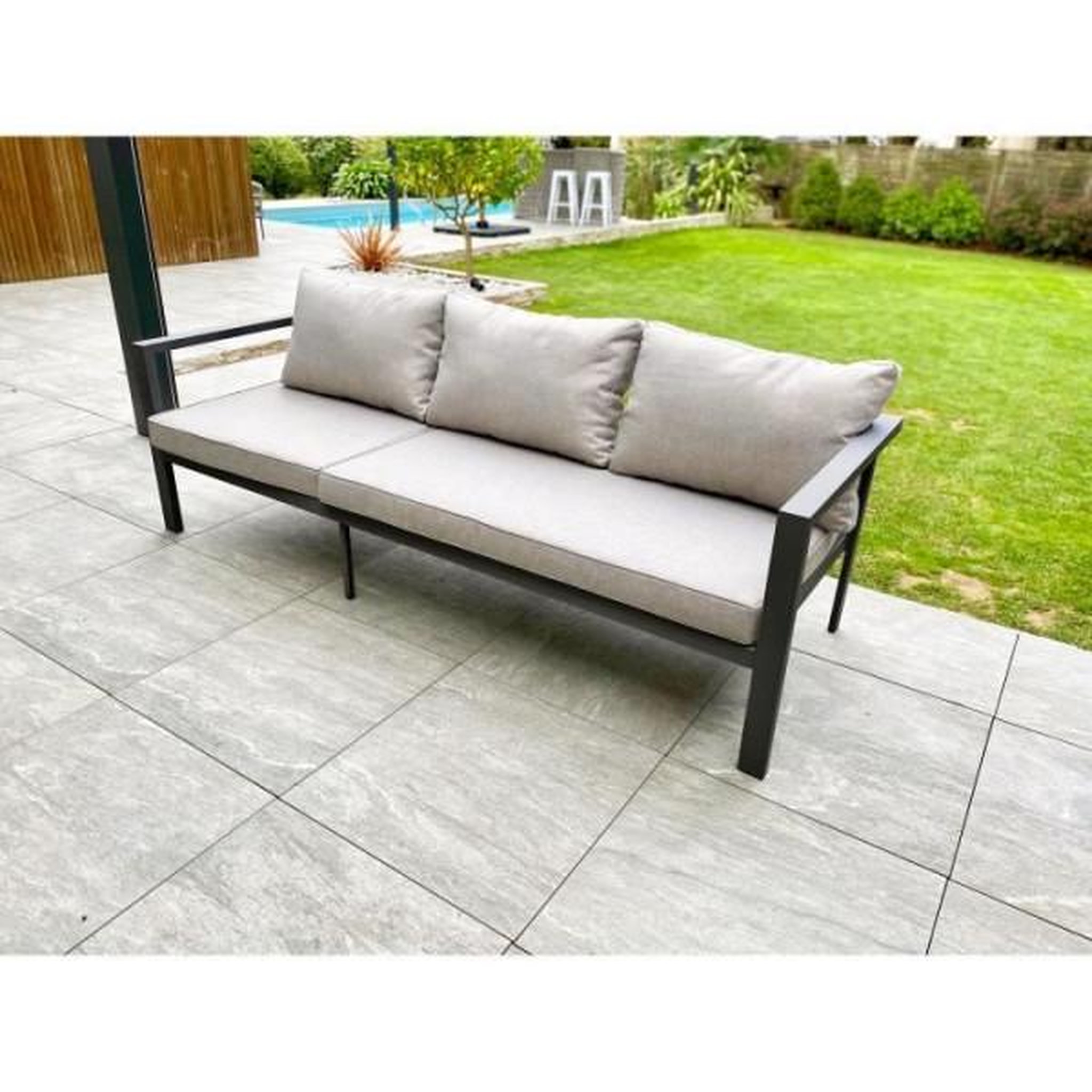 Voir la diapositive 4 : DCB GARDEN Ensemble repas de jardin ANTALYA 9 places en aluminium - GRIS ANTHRACITE