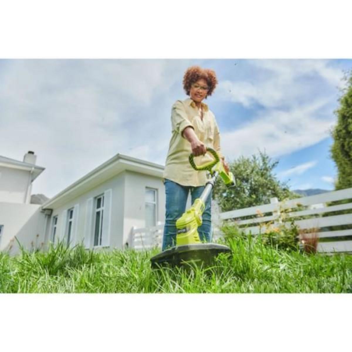 Ryobi RYOBI - Coupe-bordures 18V ONE+ - Ø coupe 25-30 cm - tube télescopique - 1 batterie 2,5 Ah & chargeur + RAC155 OFFERT - RLT183