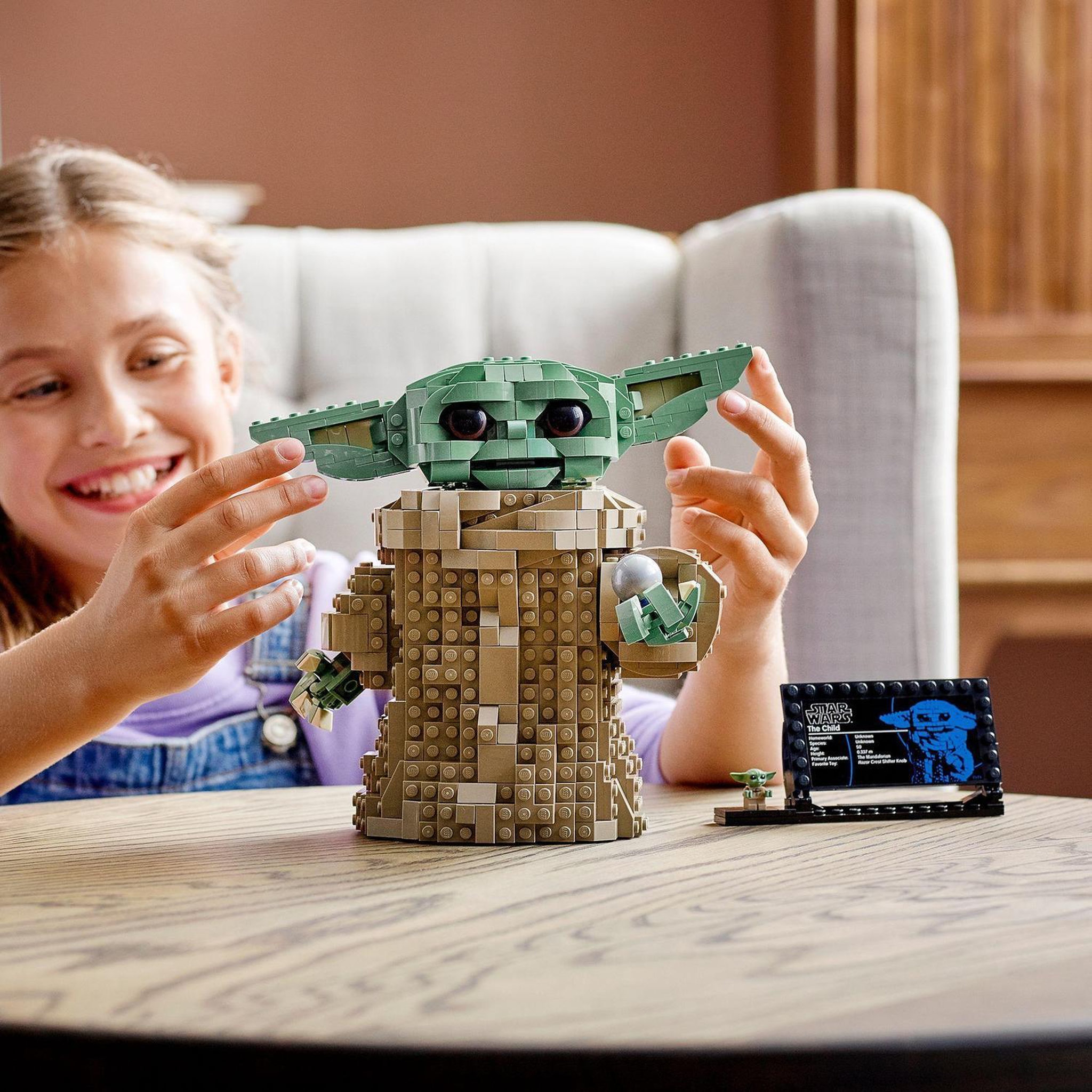 Voir la diapositive 7 : LEGO Star Wars The Mandalorian 75318 L'Enfant 
