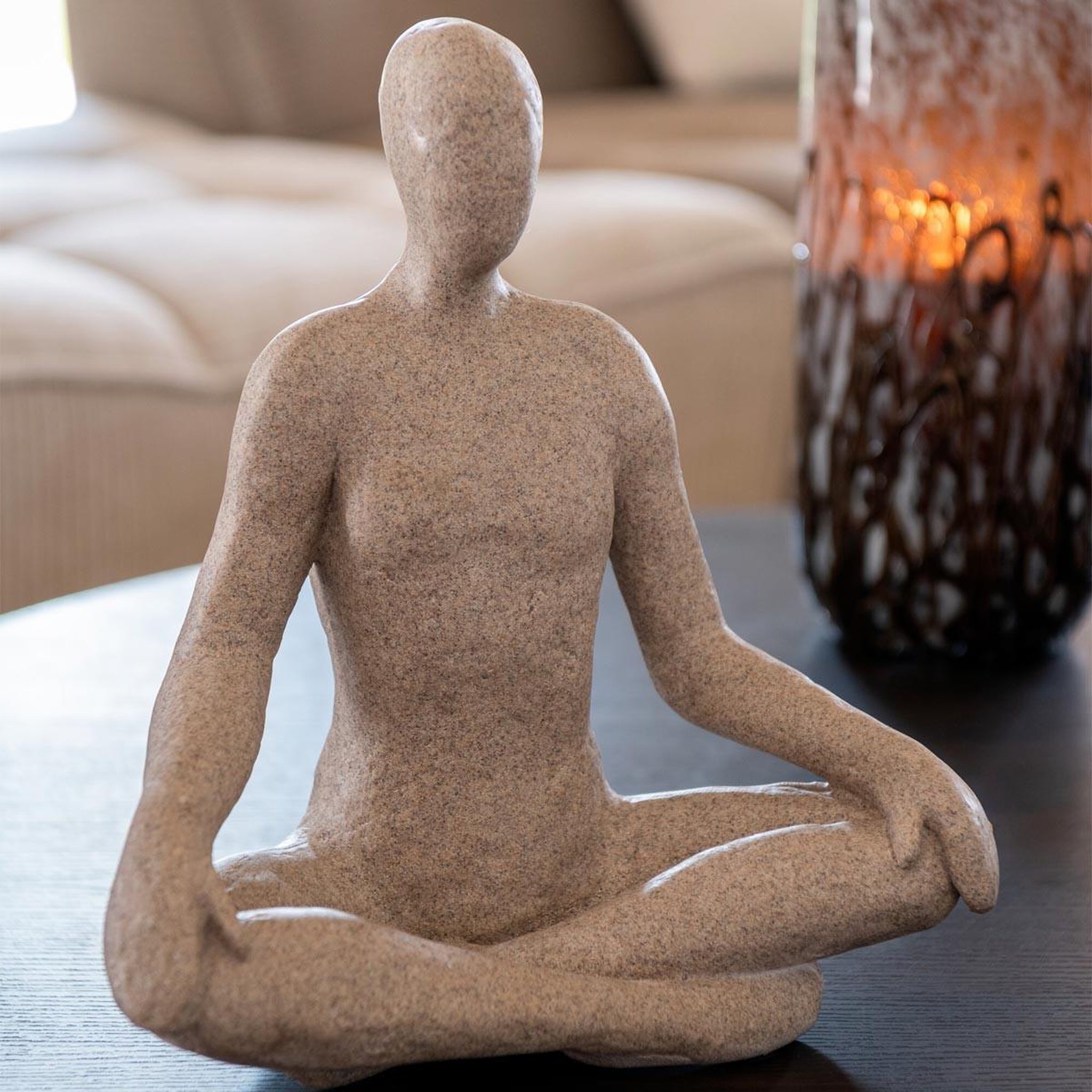 Voir la diapositive 4 : J-LINE Statuette yoga en résine  shawn  31cm beige
