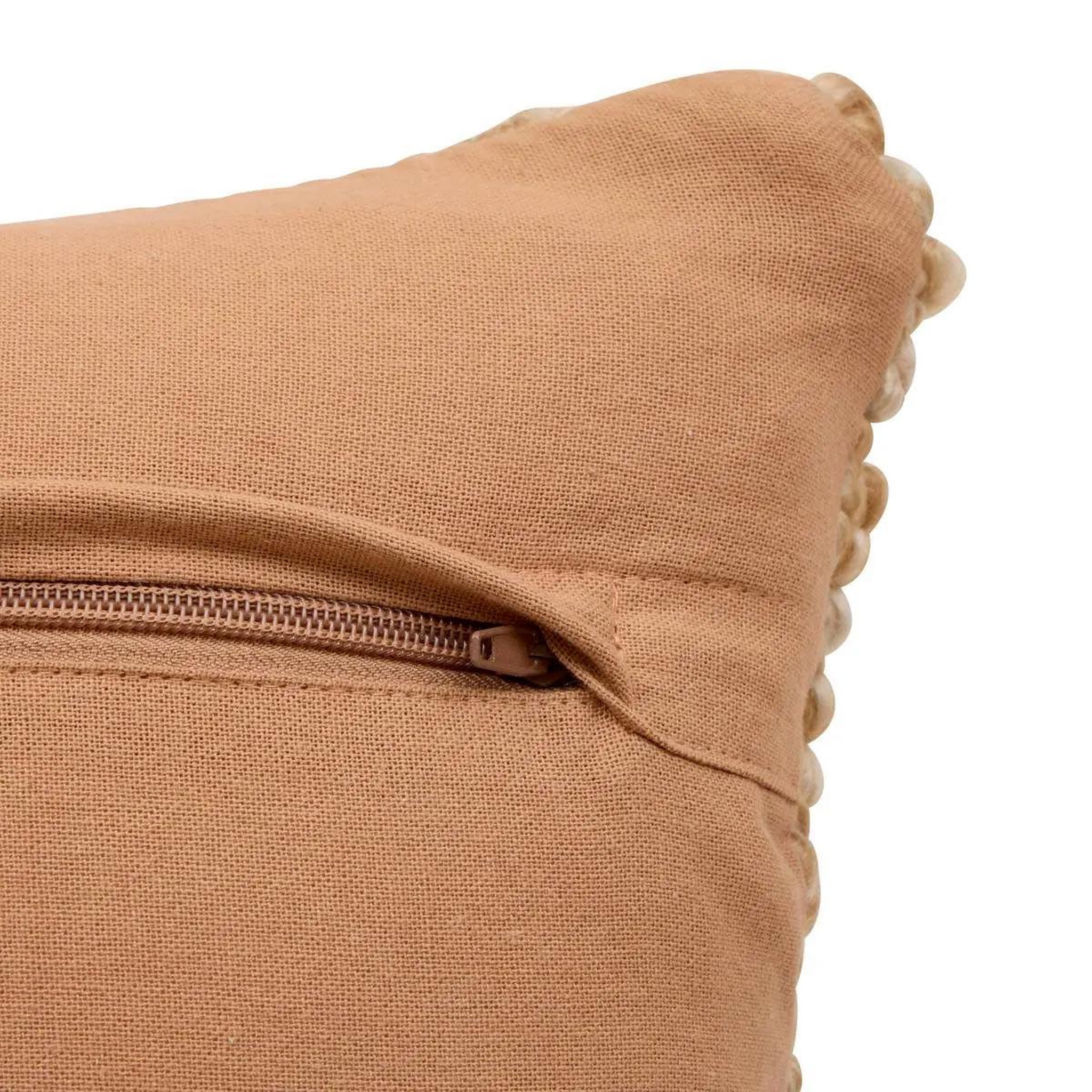 Voir la diapositive 3 : ATMOSPHERA Coussin déco effet laine  volna  30x50cm camel