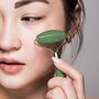 Voir la diapositive 5 : VIVEZEN Rouleau de massage en pierre de jade et Gua Sha - Vert