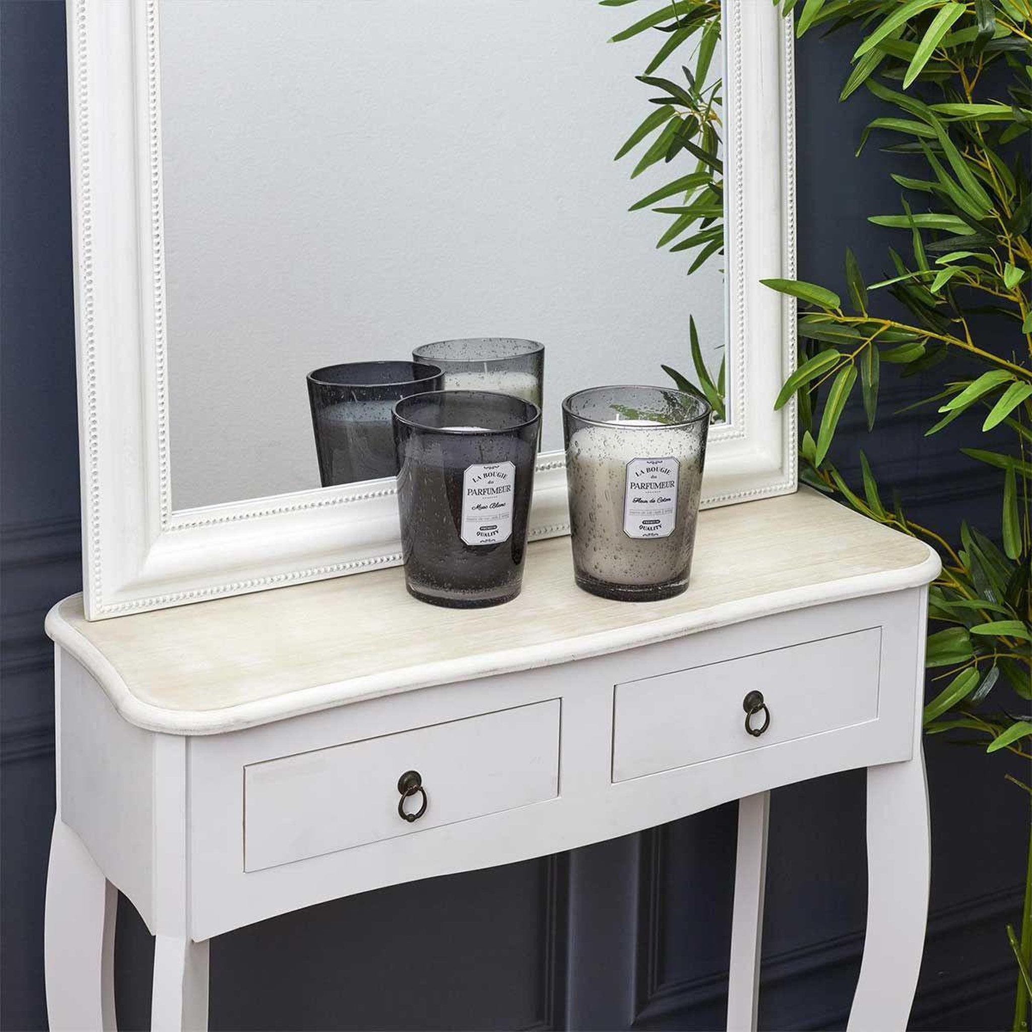 Voir la diapositive 2 : The Home Deco Factory Bougie parfumée en verre  bulle  16cm musc blanc