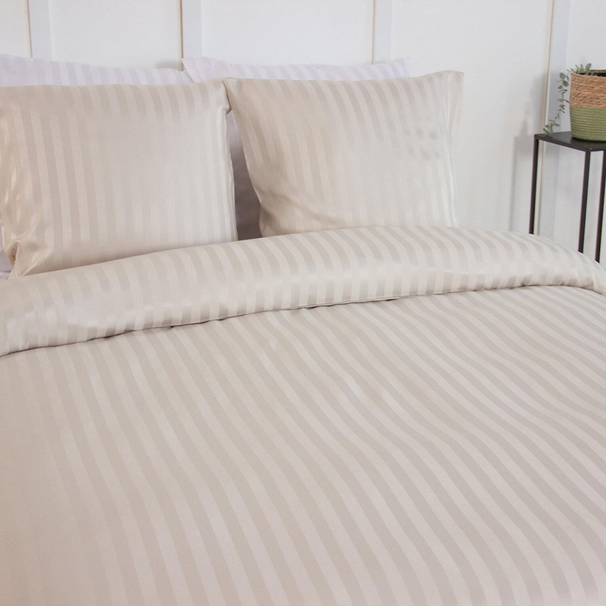 Home collection Parure housse de couette 100% satin de microfibre, albatre
