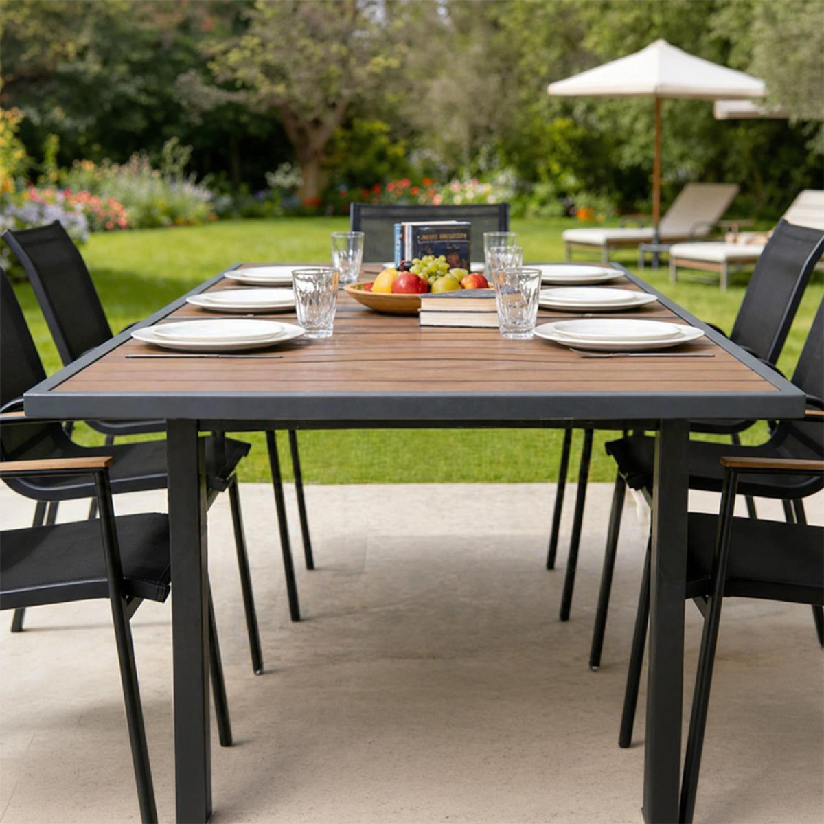 CONCEPT USINE Table de jardin extensible 180 cm en aluminium et bois d'eucalyptus NIDO