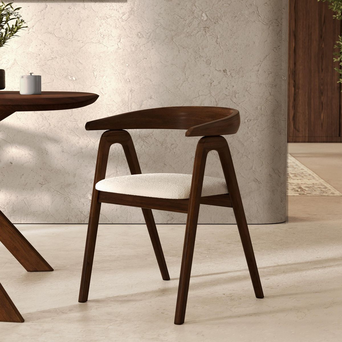 Rendez vous déco Chaise en bois d'hévéa foncé et tissu bouclé crème - Hawa