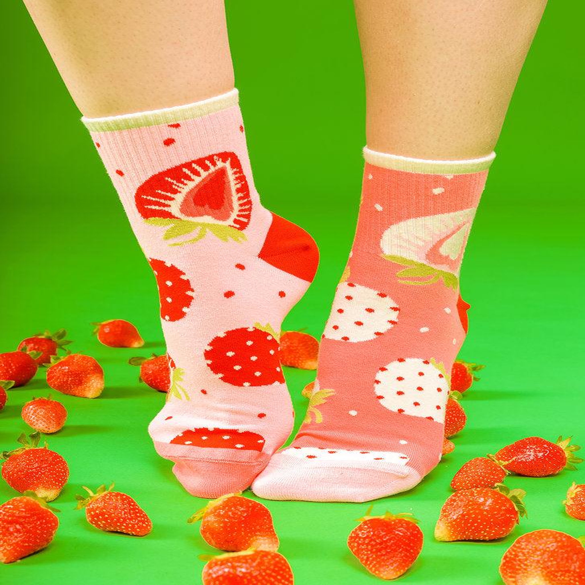 Voir la diapositive 2 : DEDOLES Chaussettes courtes fraises sucrées