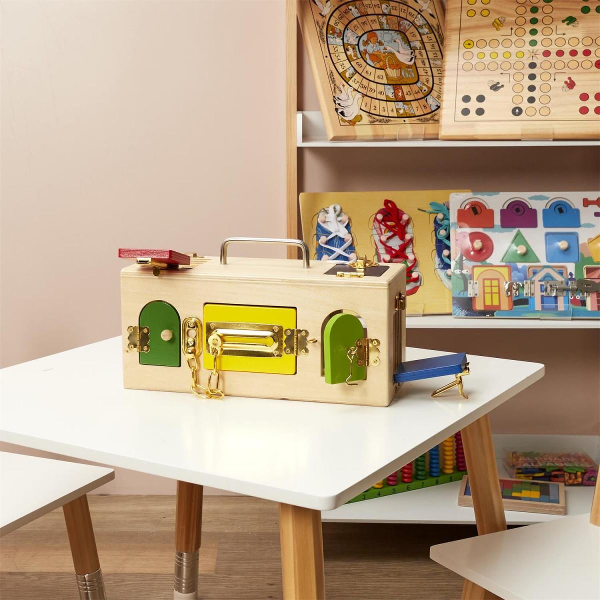 Voir la diapositive 3 : Jeux 2 momes Jeu éducatif  je comprends les serrures  30cm beige