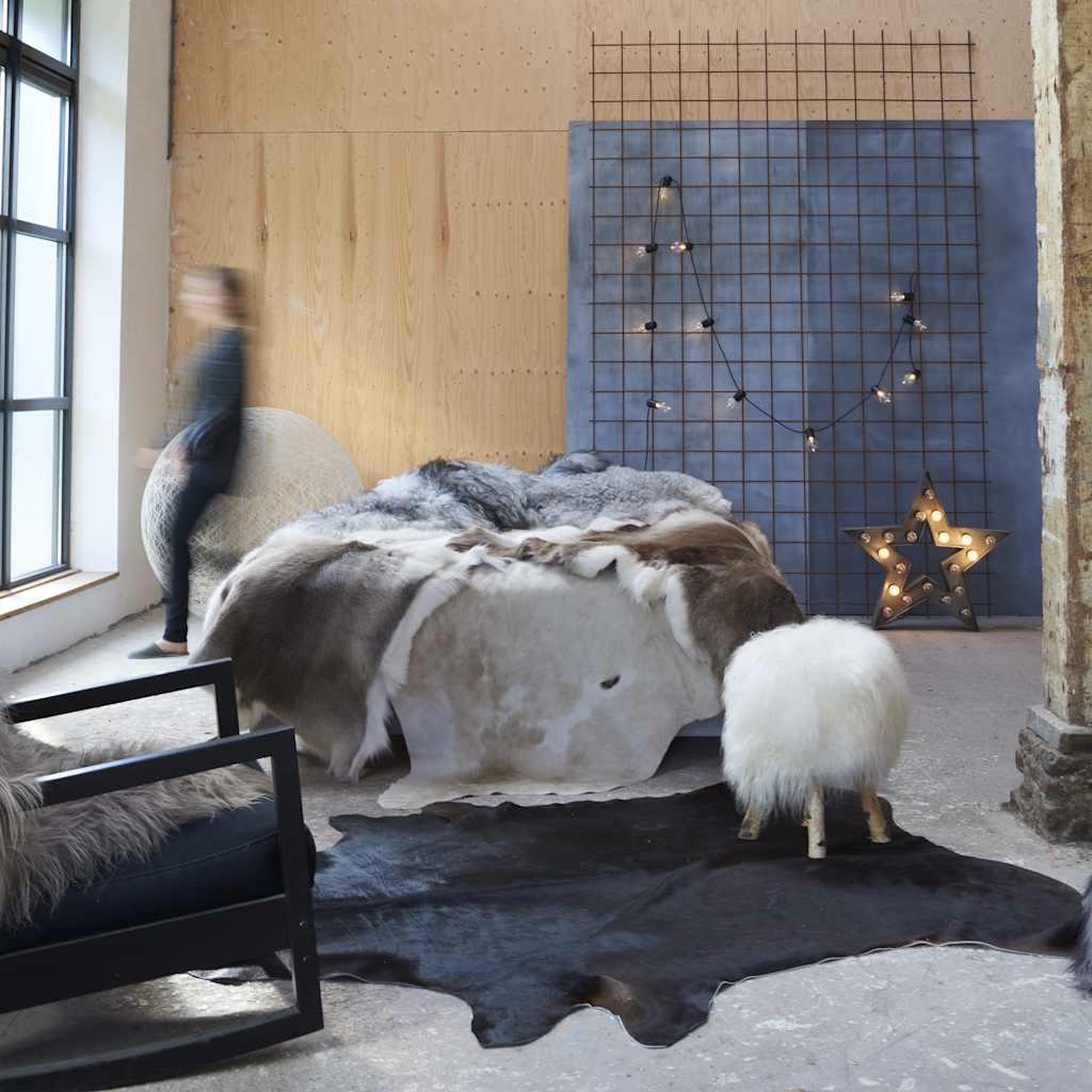VIDAXL Tapis en peau de vache veritable noir 180x220 cm