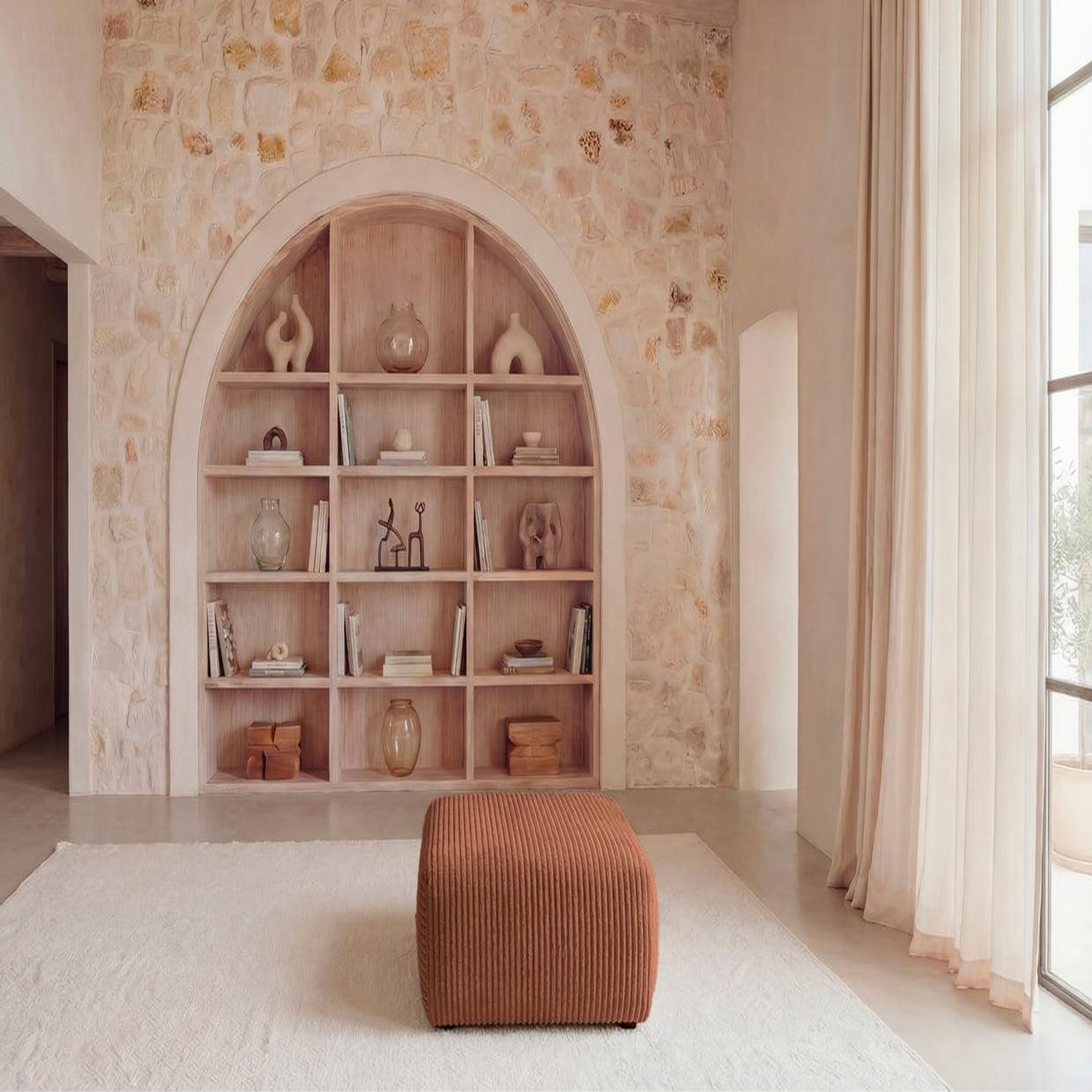 Voir la diapositive 3 : CASANOVA PARIS Elvis - pouf en gros velours côtelé 96x87x44