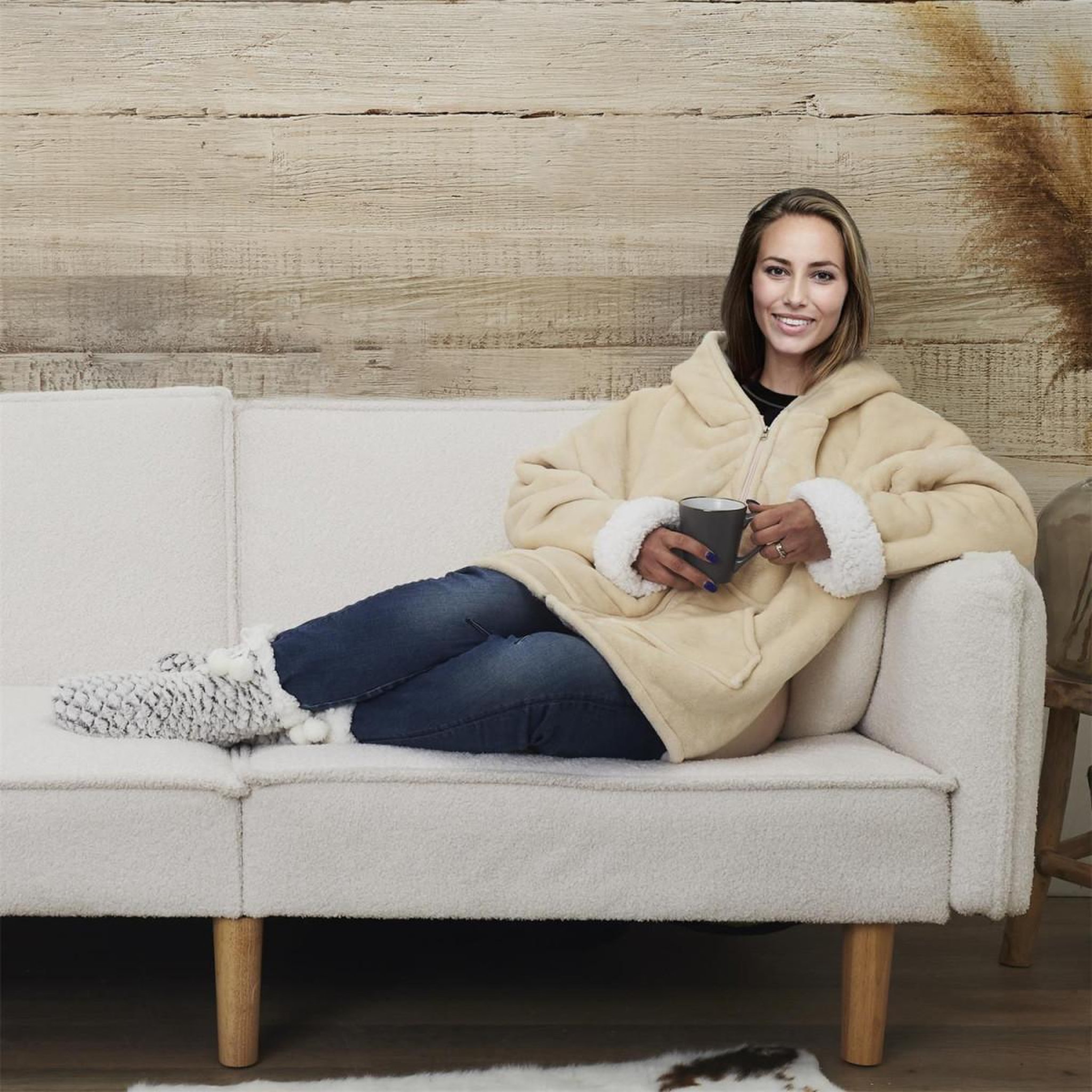 Voir la diapositive 6 : The Home Deco Factory Plaid sweat à capuche  fermeture  85x118cm beige