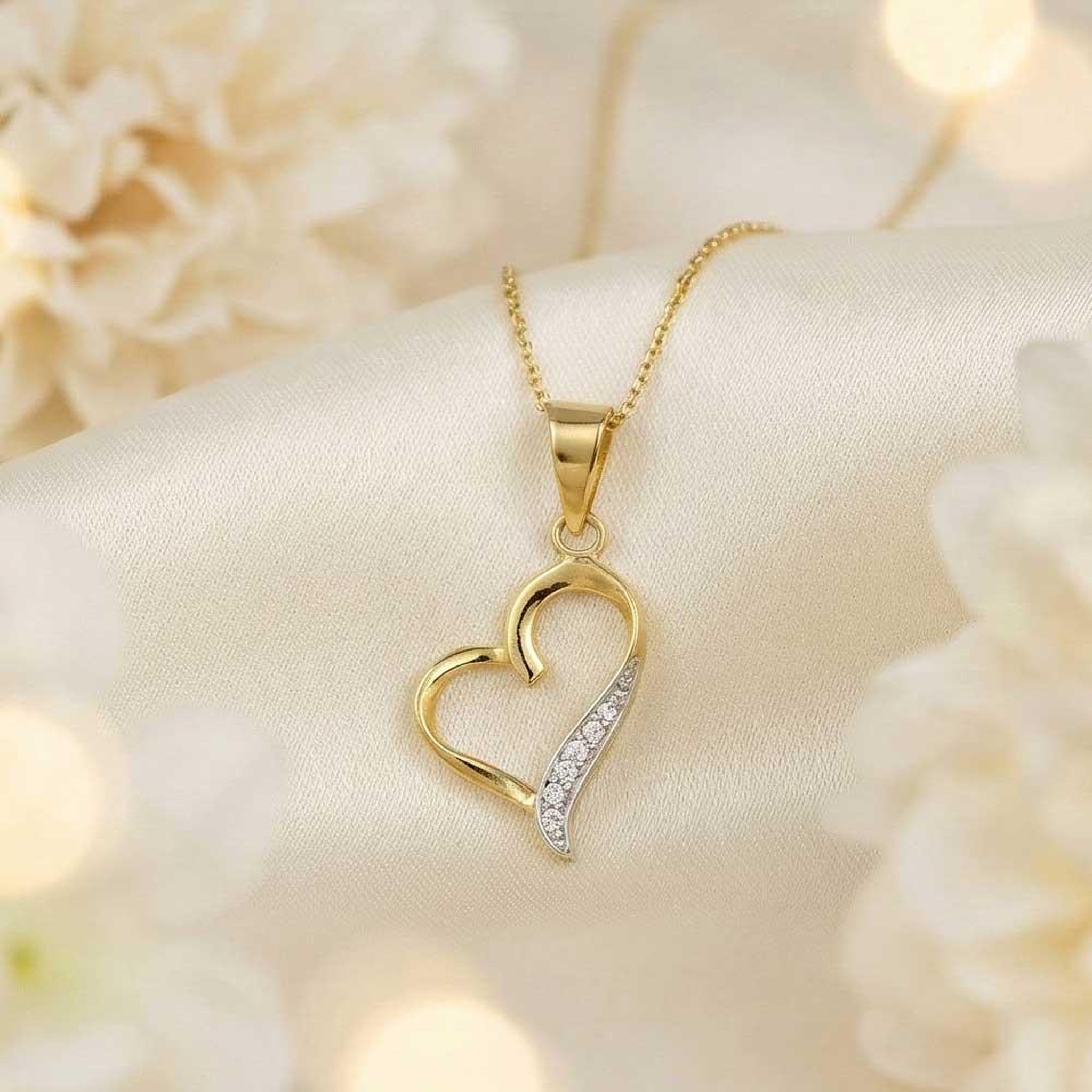 Voir la diapositive 3 : L'ATELIER D'AZUR Pendentif Or Jaune Coeur Serti de Diamants - Chaine Dorée Offerte