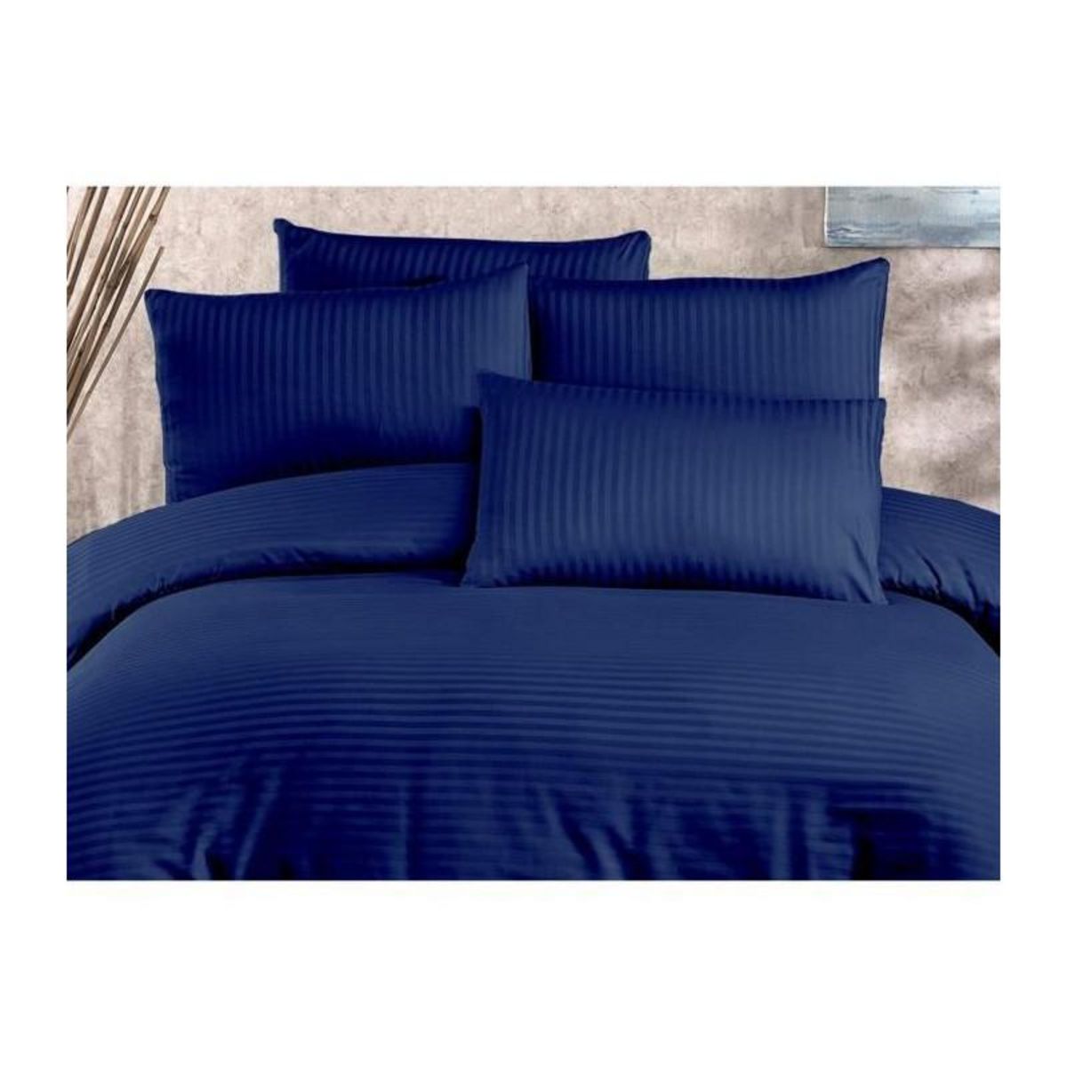 GENERIQUE Parure de lit - 1 housse de couette 220 x 240 cm + 2 taies d'oreiller 60 x 60 cm - 70% polyester, 30% coton - Bleu