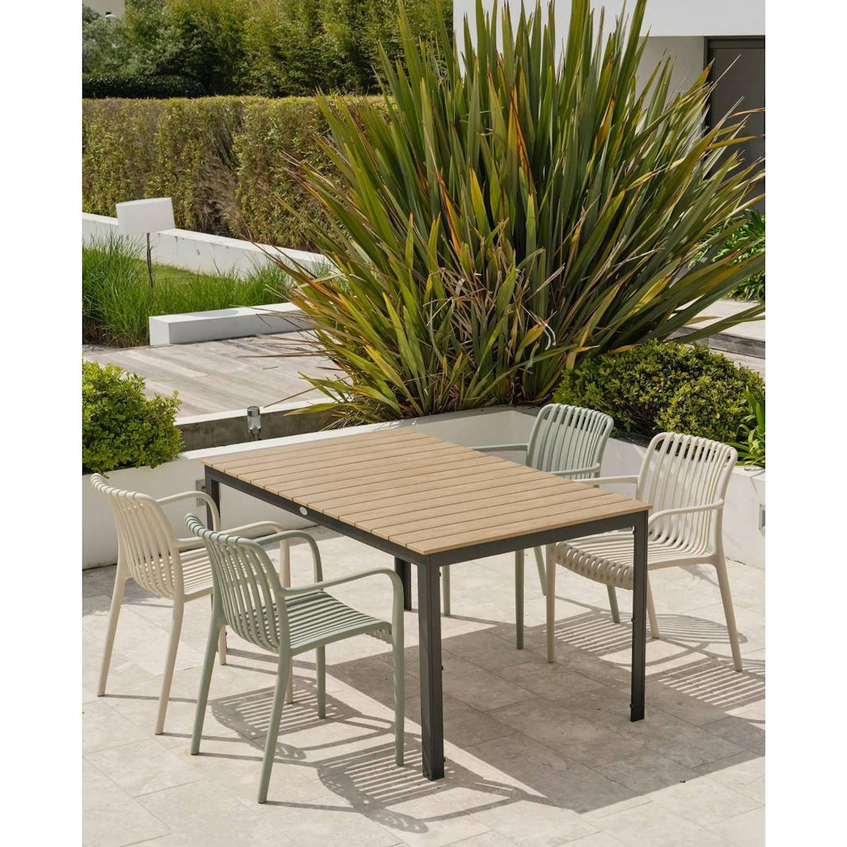 Paris Prix Ensemble Table de Jardin & 4 Fauteuils  Boston & Tiago  150cm Multicolore