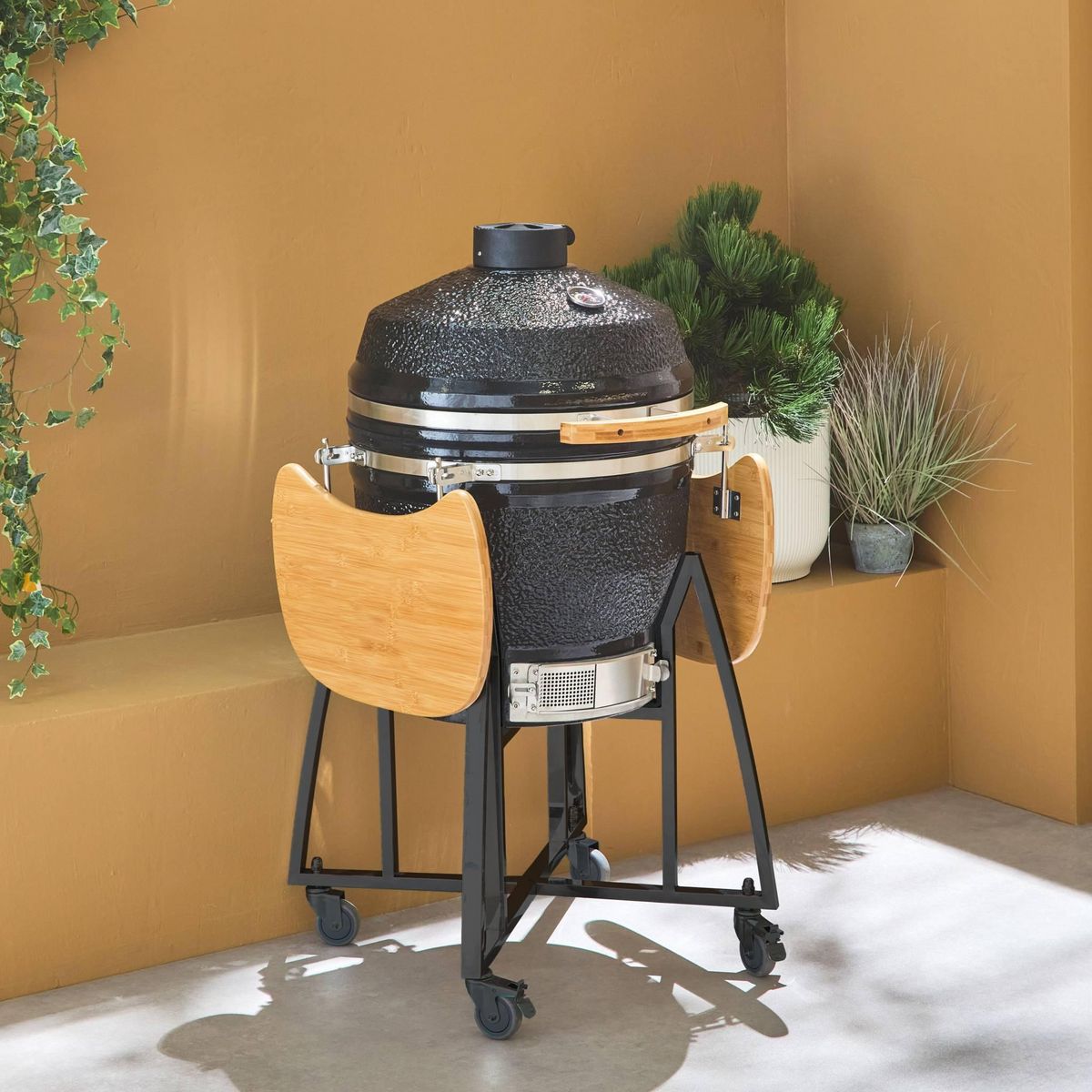 SWEEEK Barbecue charbon en céramique. Kamado Ø 57cm. avec chariot. garde au chaud. récupérateur de cendre et housse. tablettes rétractables