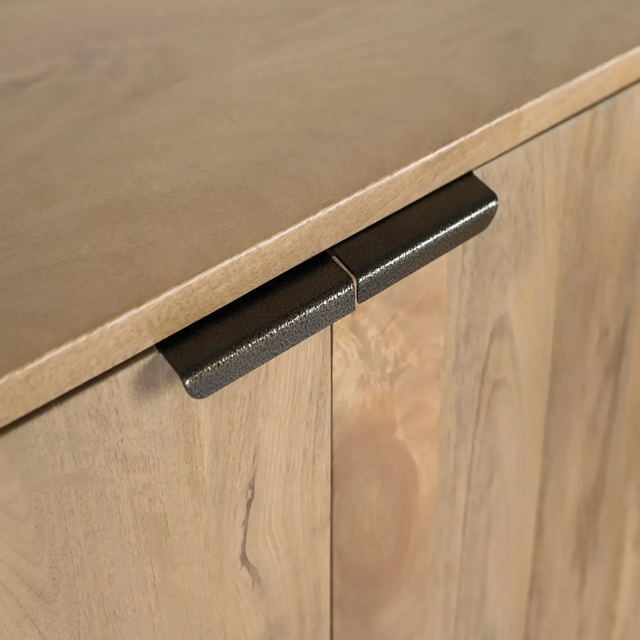 Voir la diapositive 3 : GINER Y COLOMER SL Buffet en bois de manguier style rustique moderne