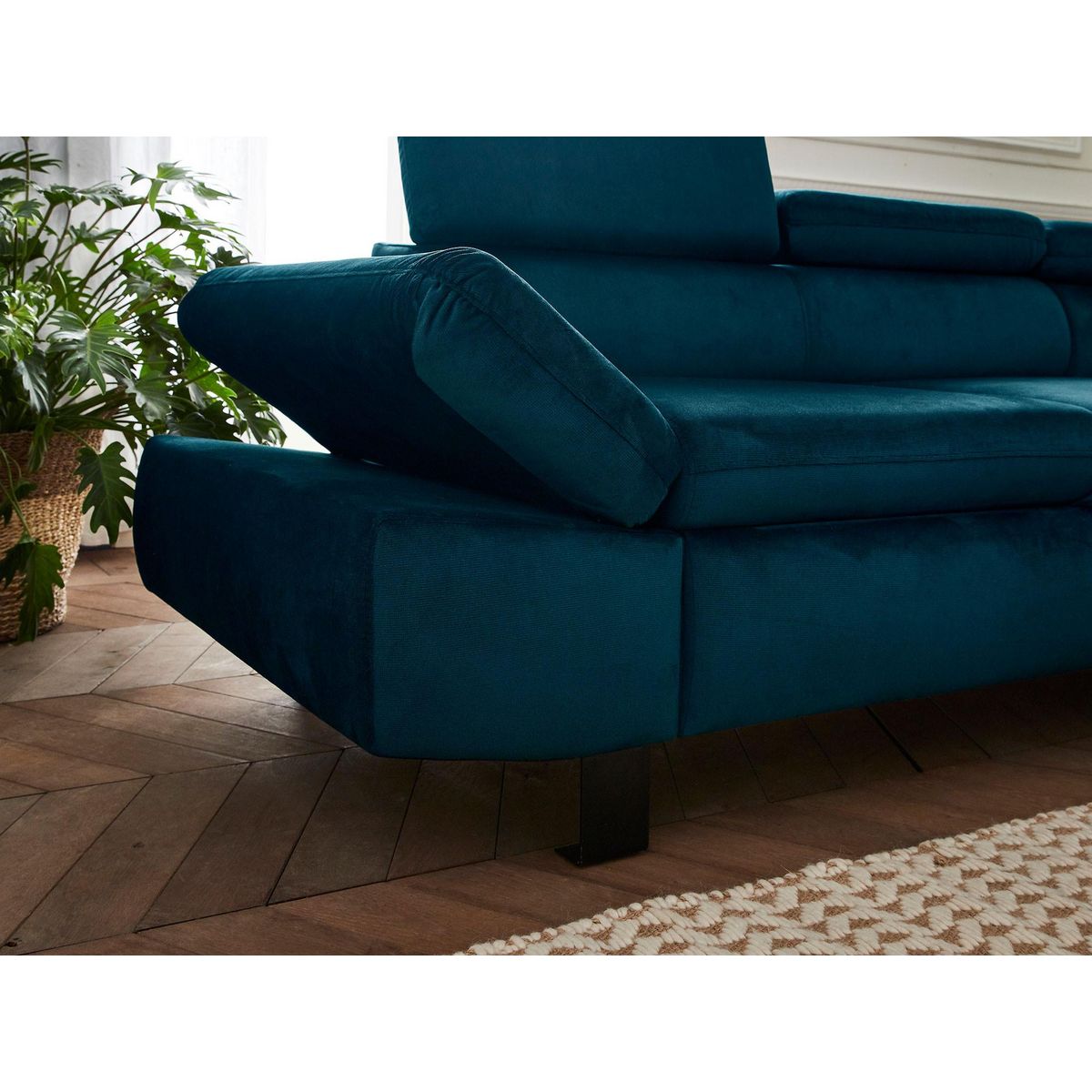 LISA DESIGN Nairobi - canapé d'angle convertible - en velours - 5 places - avec têtières - droit