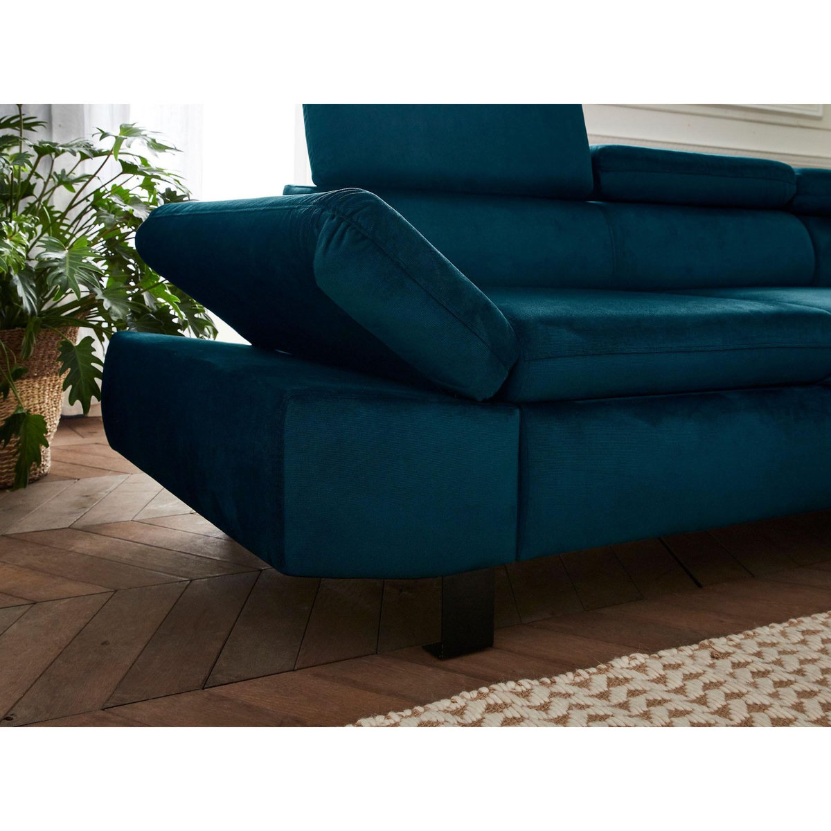 LISA DESIGN Nairobi - canapé d'angle convertible - en velours - 5 places - avec têtières - droit