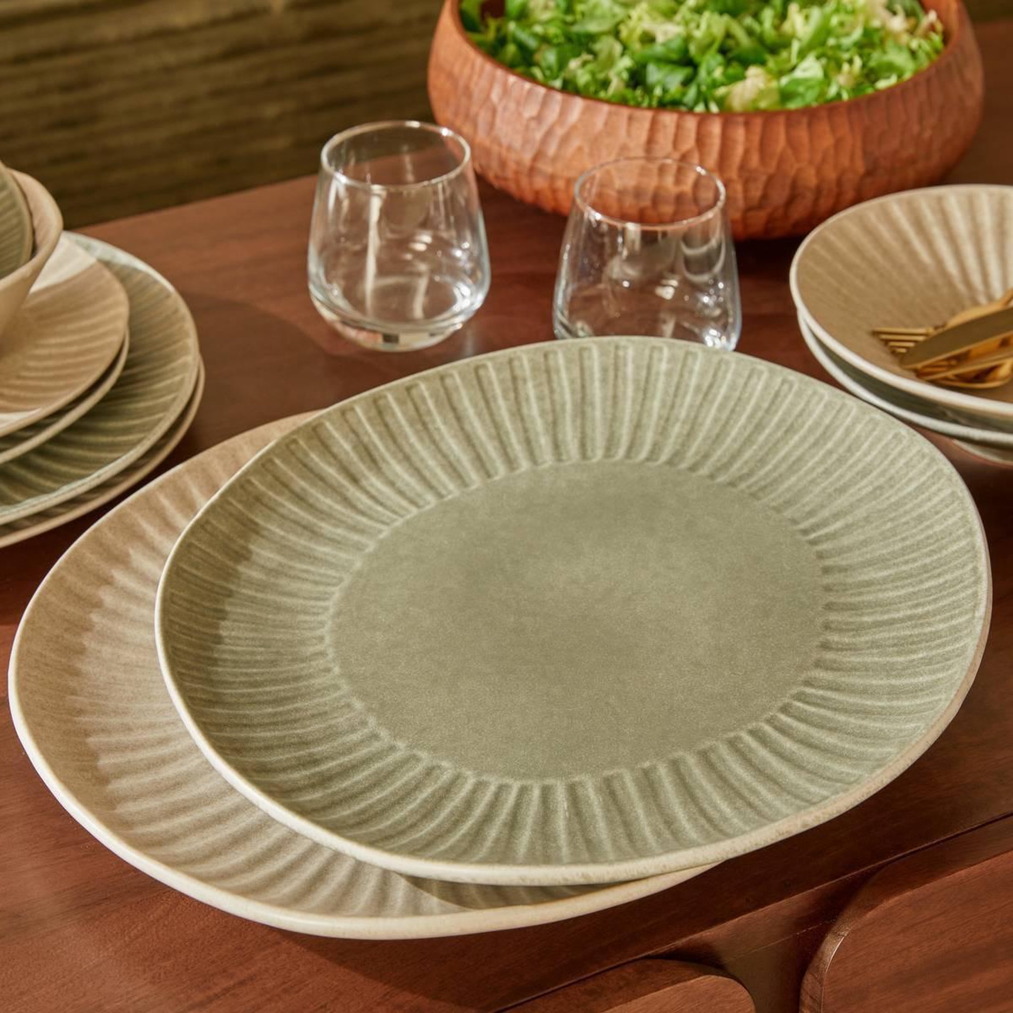 Voir la diapositive 3 : SECRET DE GOURMET Assiette de Présentation en Faïence  Nyero  32cm Vert