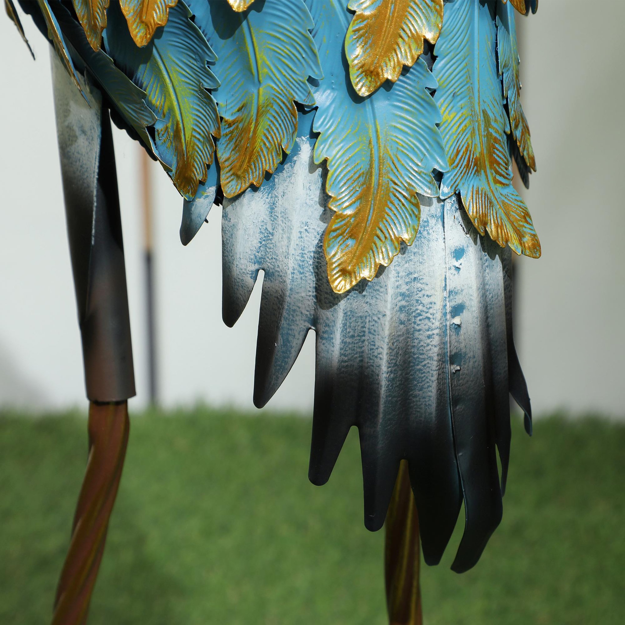 Voir la diapositive 4 : OUTSUNNY Statue de jardin héron H. 63 cm - décoration de jardin - métal bleu doré