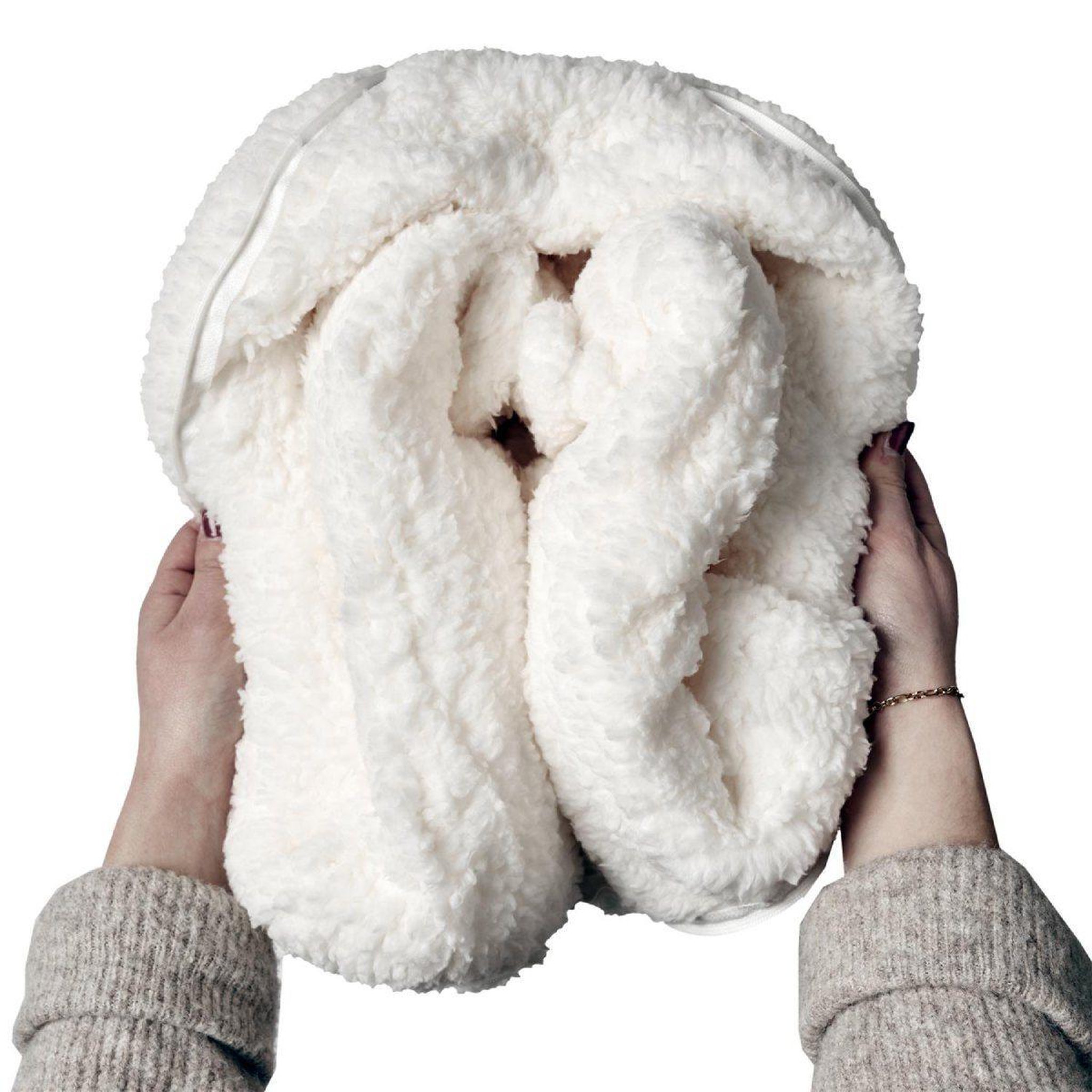 Voir la diapositive 4 : The Home Deco Factory Plaid coussin  amour  120x150cm crème