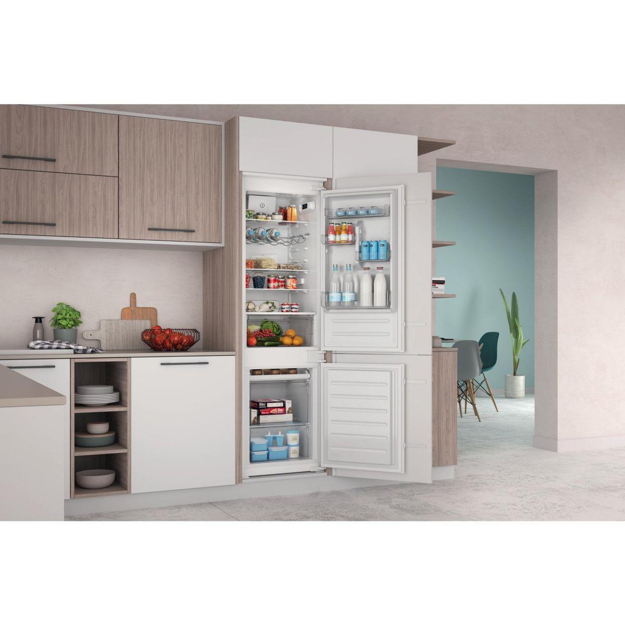 Voir la diapositive 2 : Indesit Réfrigérateur combiné encastrable INCO18DC03