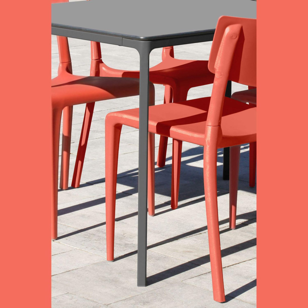 DCB GARDEN Table de jardin rectangulaire - 4/6 places - Aluminium laqué et peinture - Anthracite - EPOXY MEET