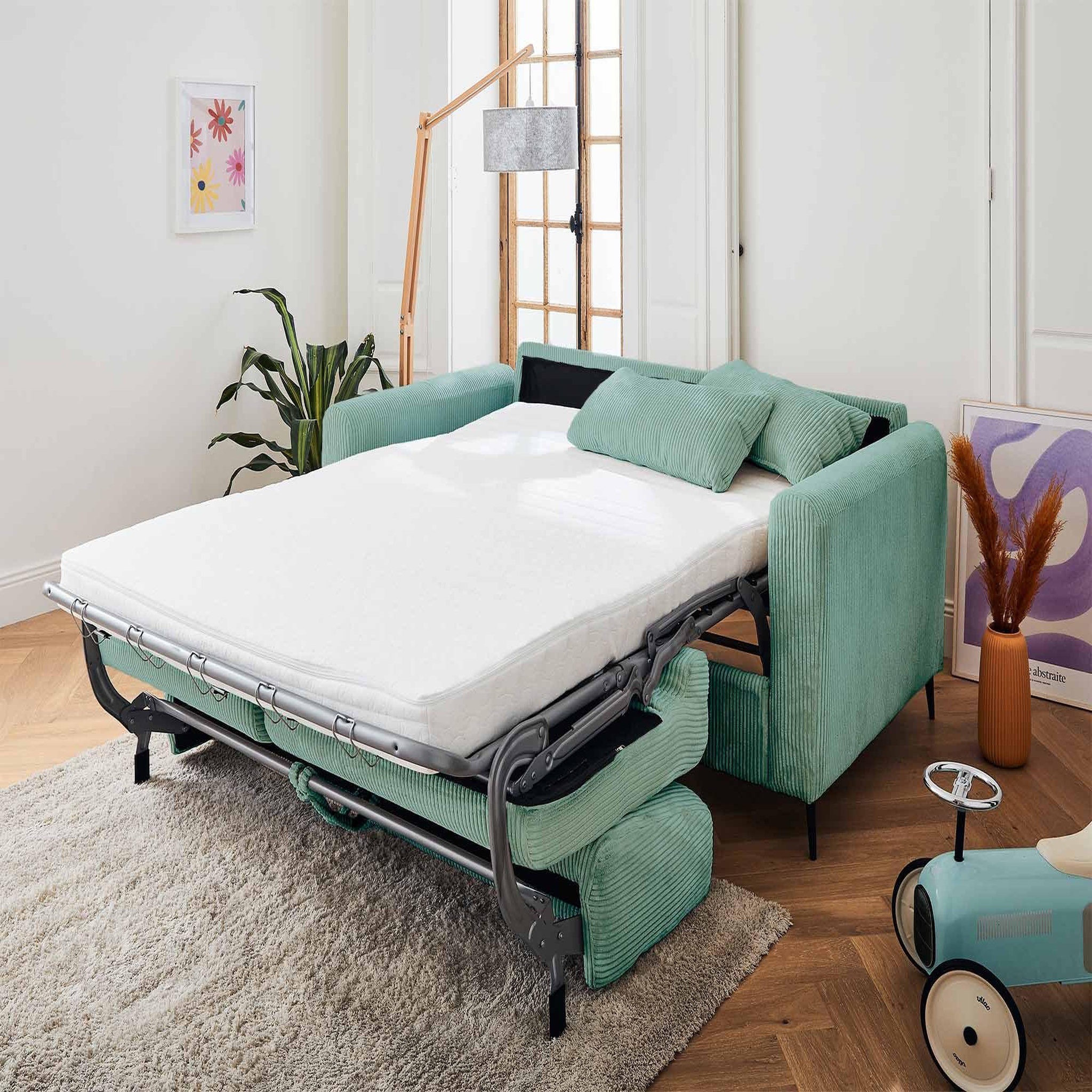 Voir la diapositive 2 : LISA DESIGN Owen - canapé 3 places convertible express couchage quotidien 140 cm matelas 12 cm en velours côtelé