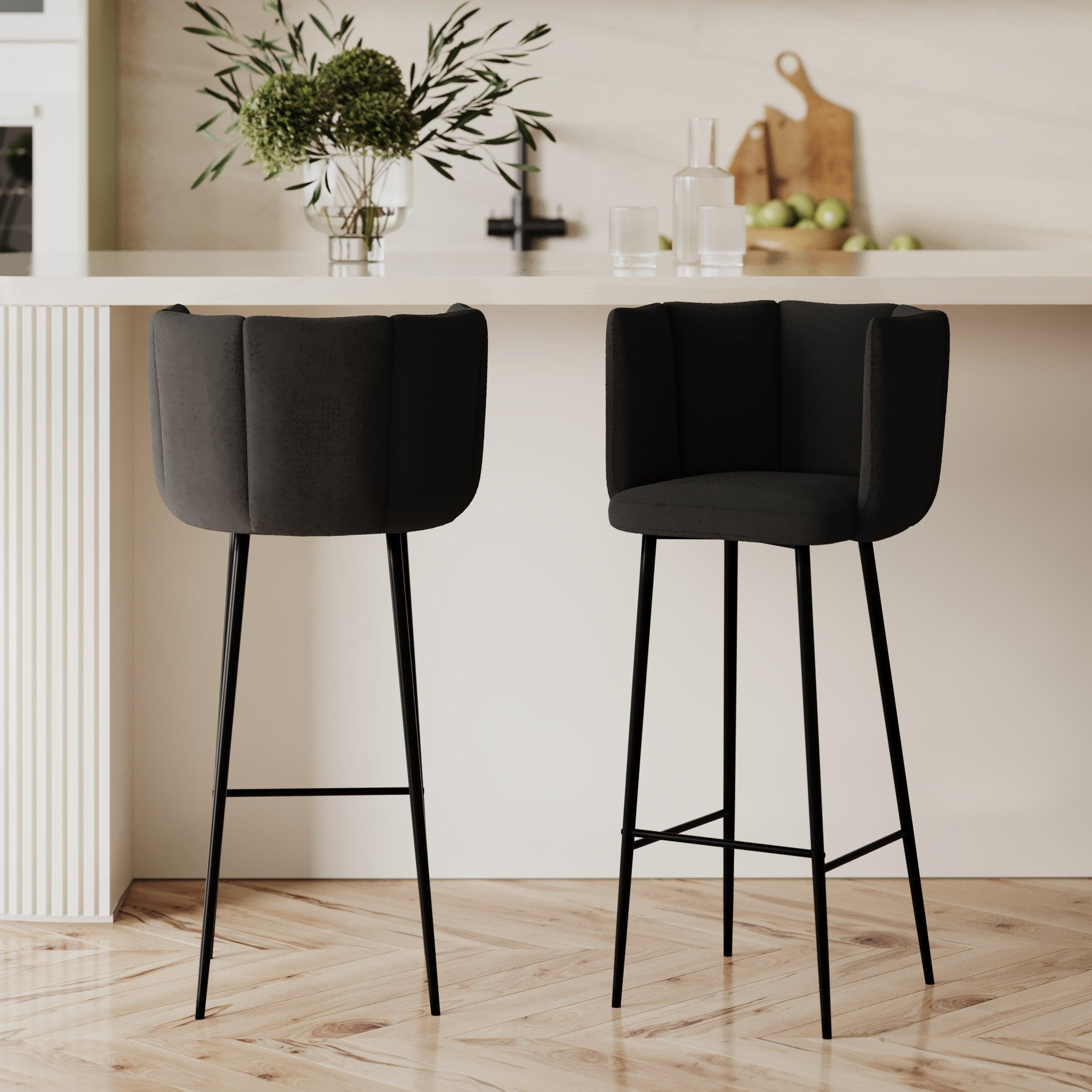 Voir la diapositive 2 : MAISON PAVANE Lot de 2 chaises de bar en velours noir 75 cm-rosy