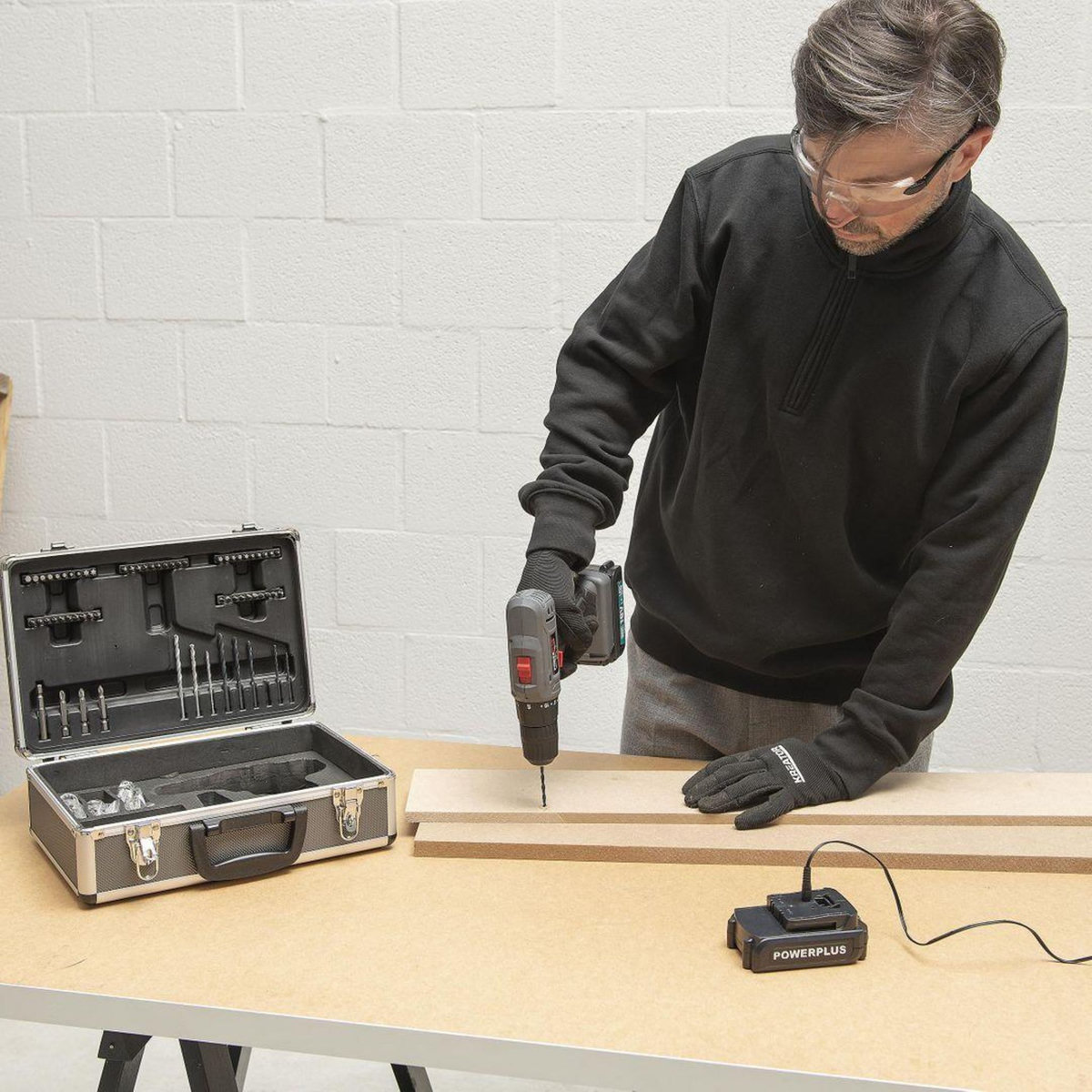 POWERPLUS Malette perceuse 18v lithium 153 accessoires