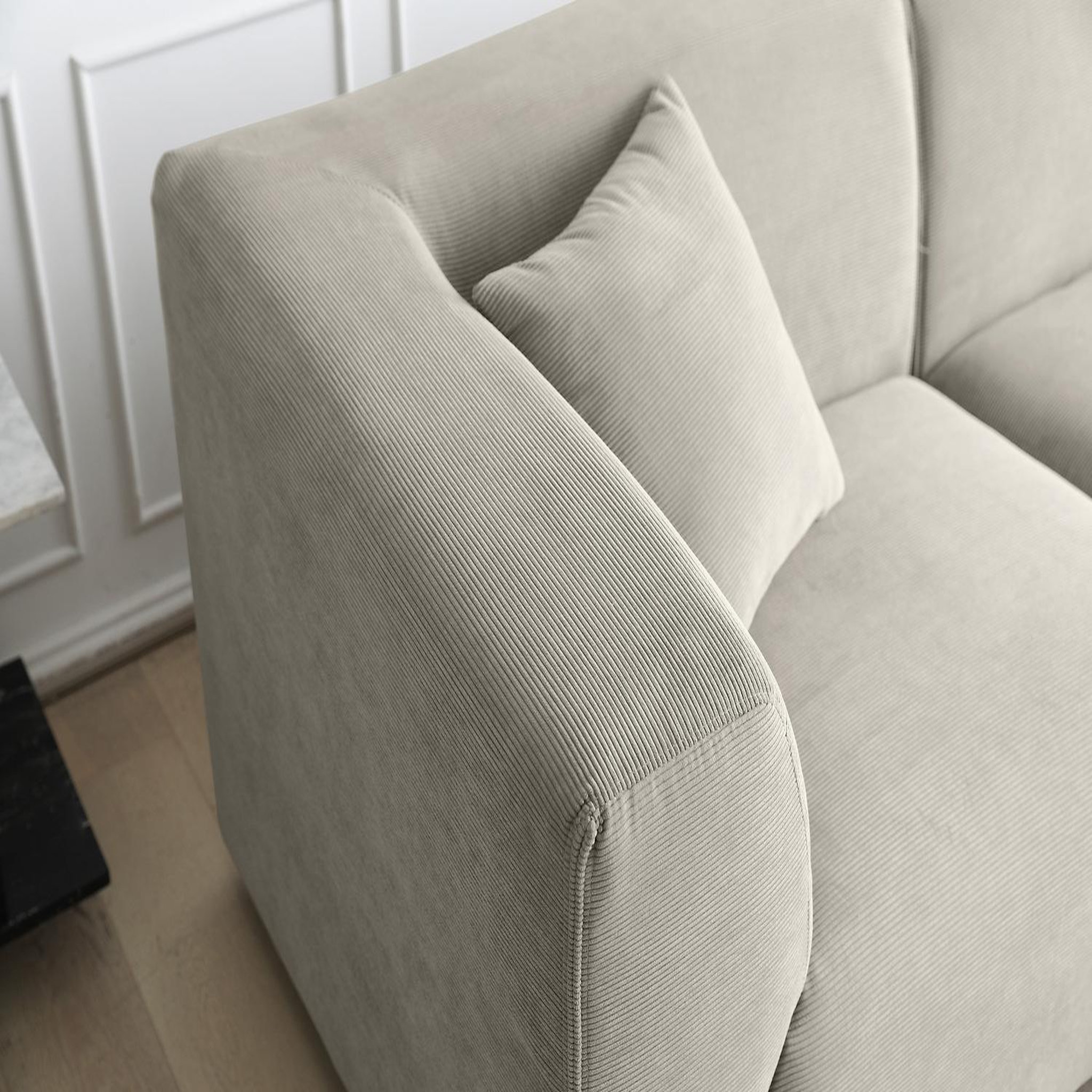 Voir la diapositive 3 : CONCEPT USINE Canapé 3 places + 1 pouf velours côtelé modulable gris clair monroe