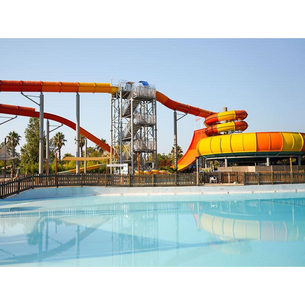 Smartbox Journée au parc Aquasplash à Antibes : 1 entrée adulte et 1 entrée enfant - Coffret Cadeau Sport & Aventure