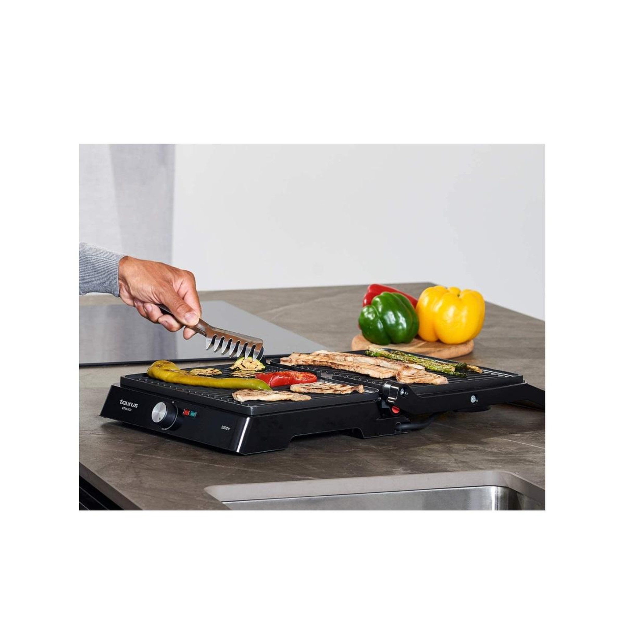 Voir la diapositive 4 : Taurus Grill-viande 2200w 667cm² - ETNA INOX
