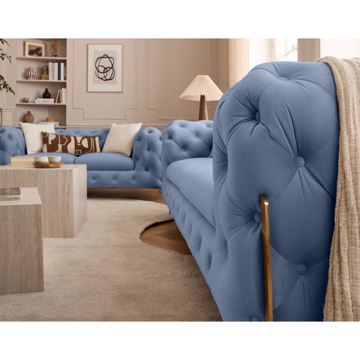 LISA DESIGN Camden - canapé 3 places chesterfield en velours - pieds en métal doré