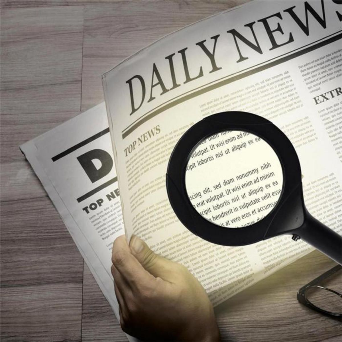 Paris Prix Loupe LED  Grossissement  24cm Noir