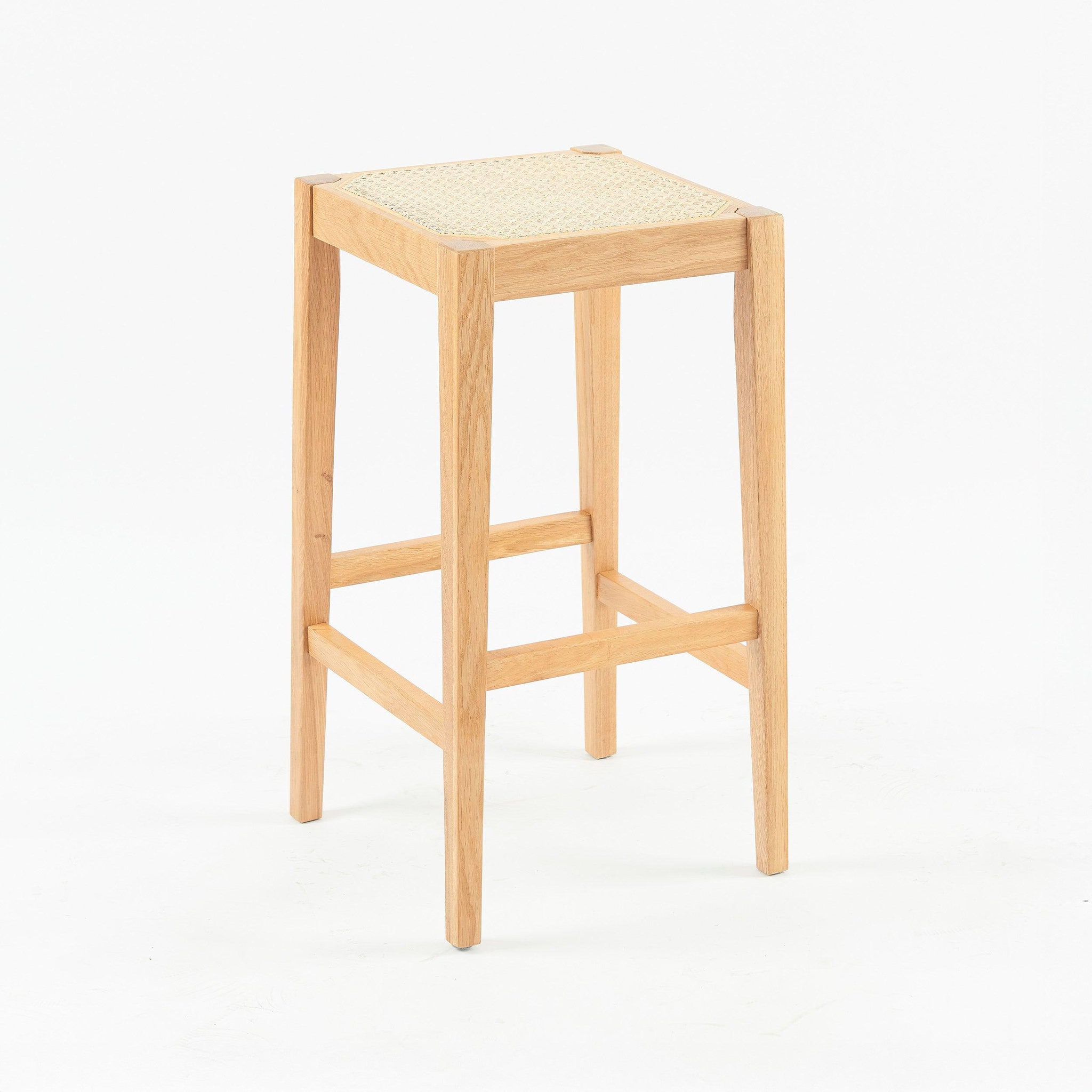 Voir la diapositive 1 : MAISON PAVANE Tabouret pour îlot central 65 cm en cannage et bois-kappa