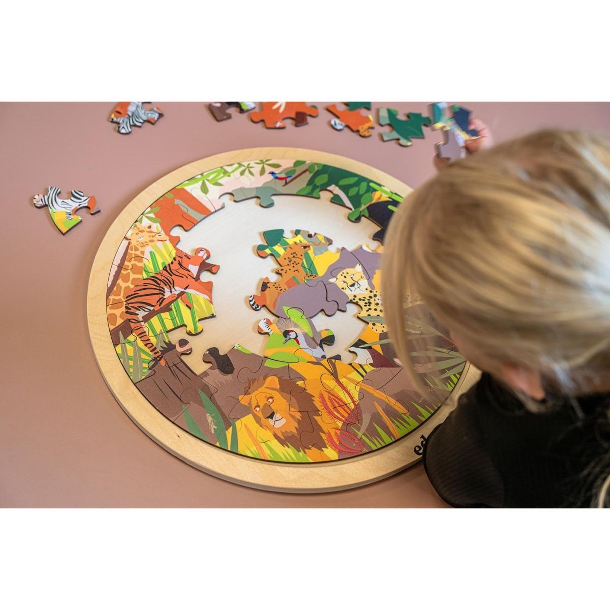 Voir la diapositive 4 : EDUCO Habitats - savane — 49 pièces de puzzle