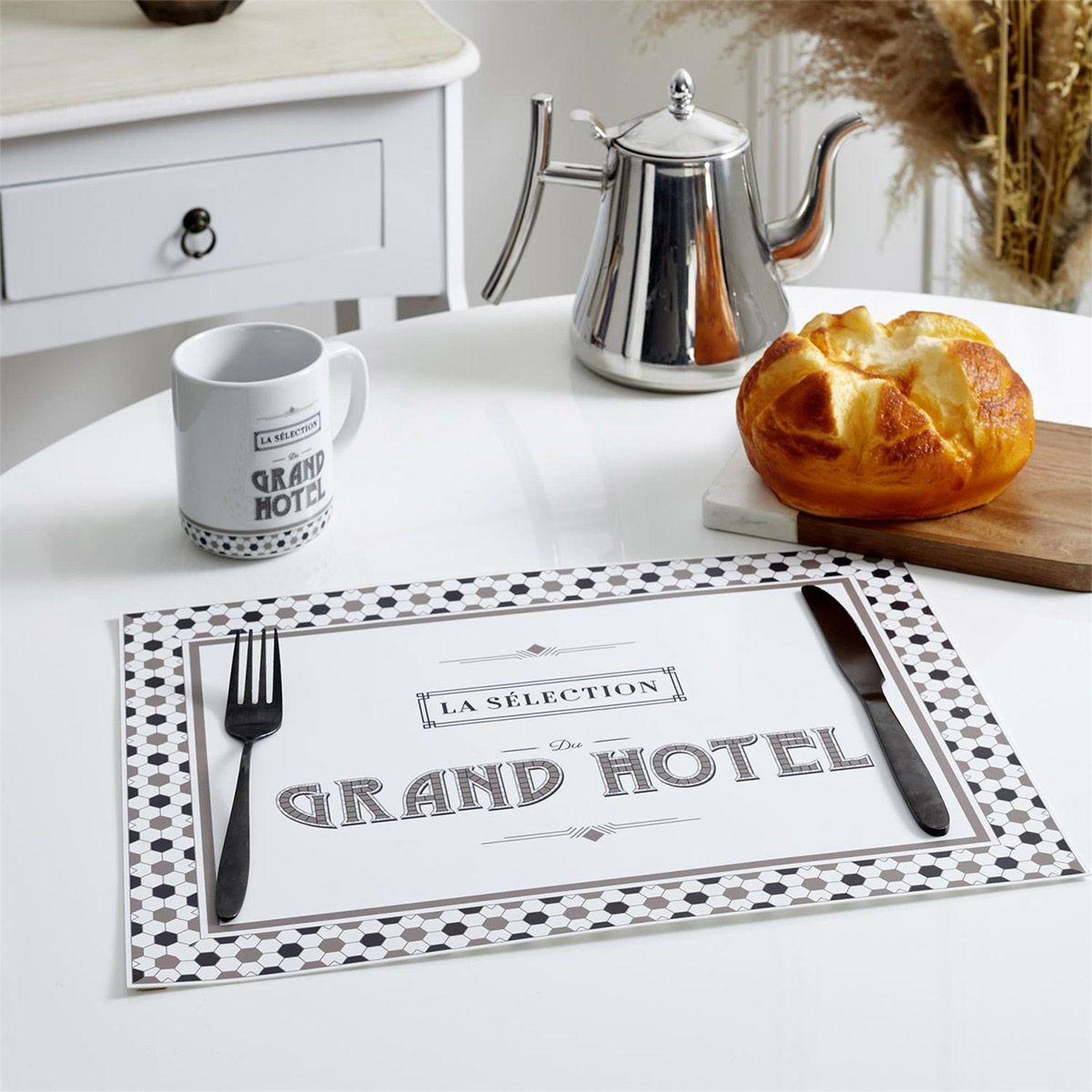 Voir la diapositive 2 : The Home Deco Factory Set de table imprimé  grand hôtel  30x40cm blanc