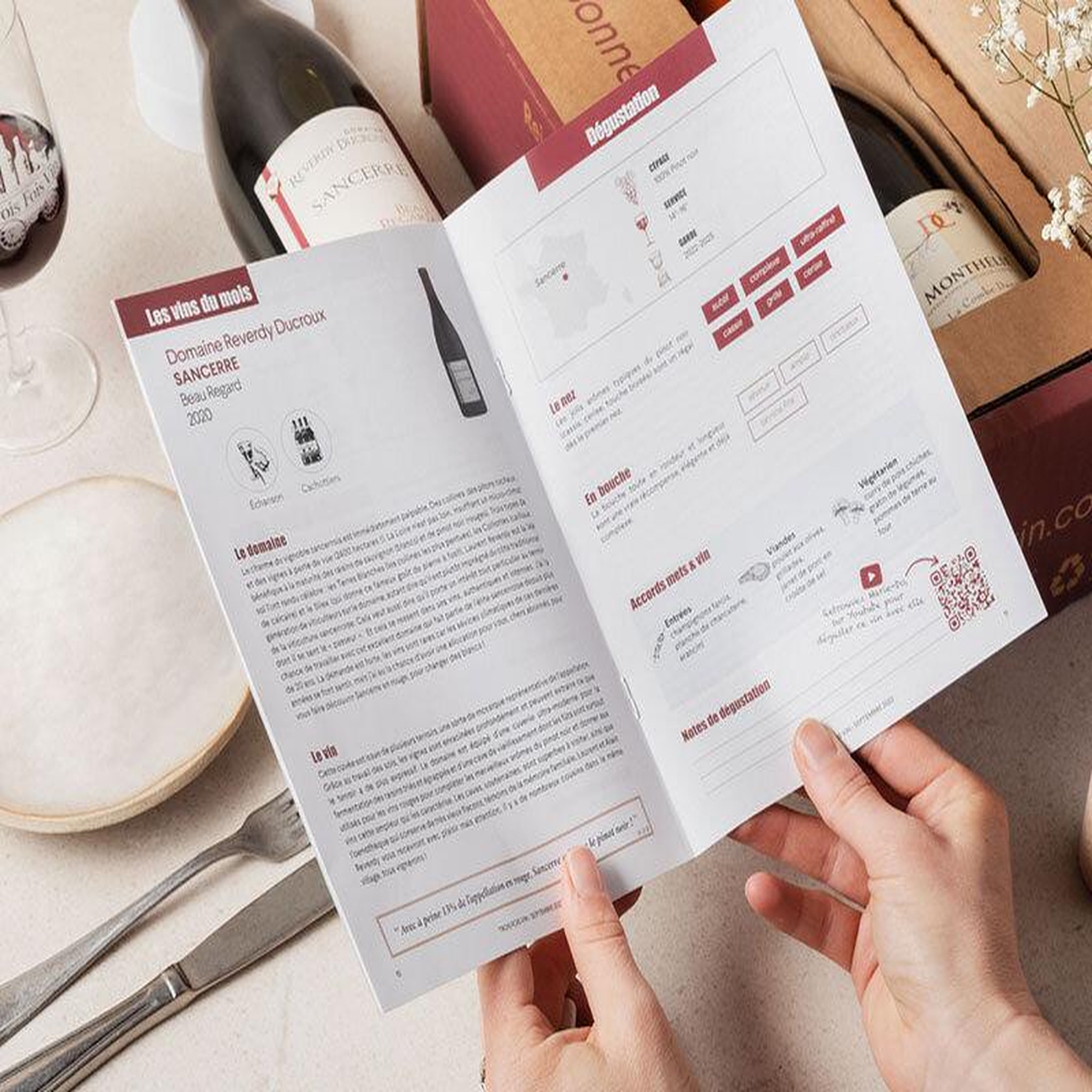 Voir la diapositive 3 : Smartbox Abonnement de 3 mois : 3 grands vins par mois et livret de dégustation - coffret cadeau gastronomie