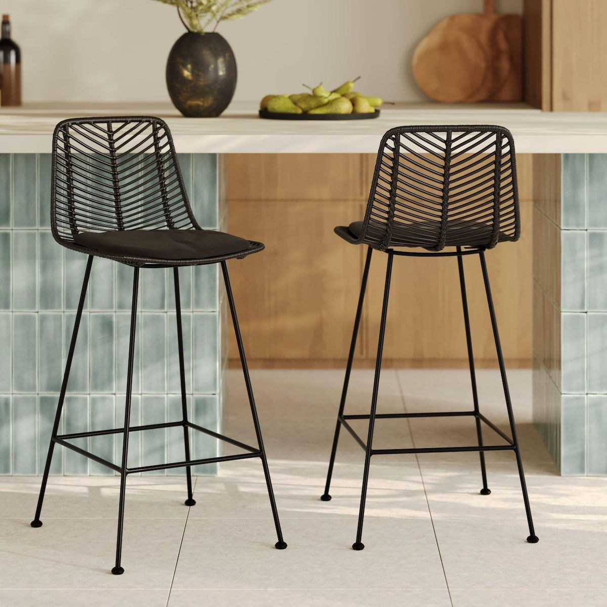 Rendez vous déco Lot de 2 chaises pour îlot central 66 cm en rotin noir-Tamara
